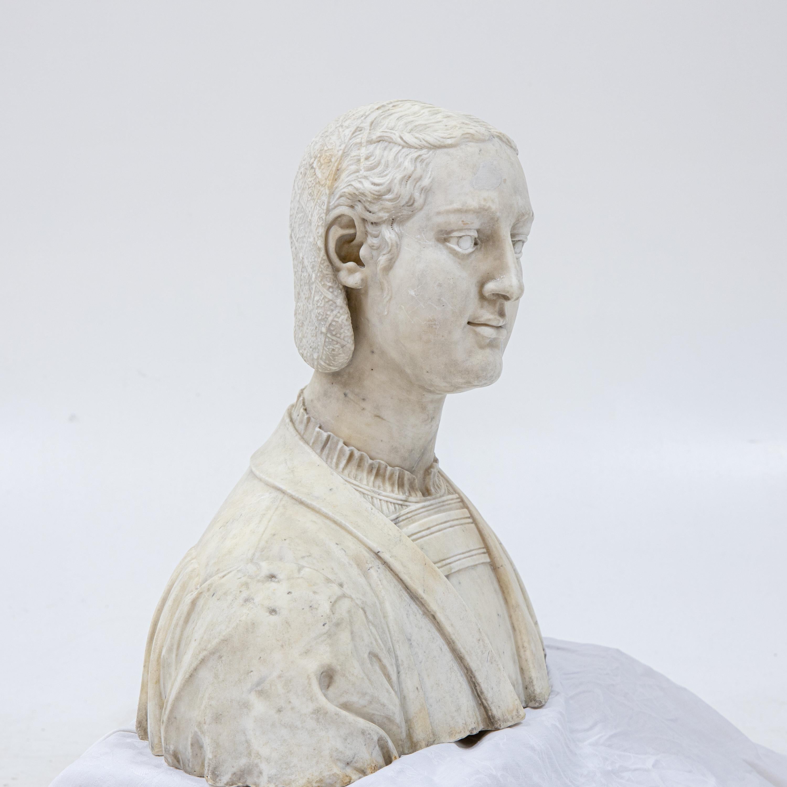 Marble Bust of a Woman in Renaissance Style, Late 19th Century In Good Condition In Greding, DE