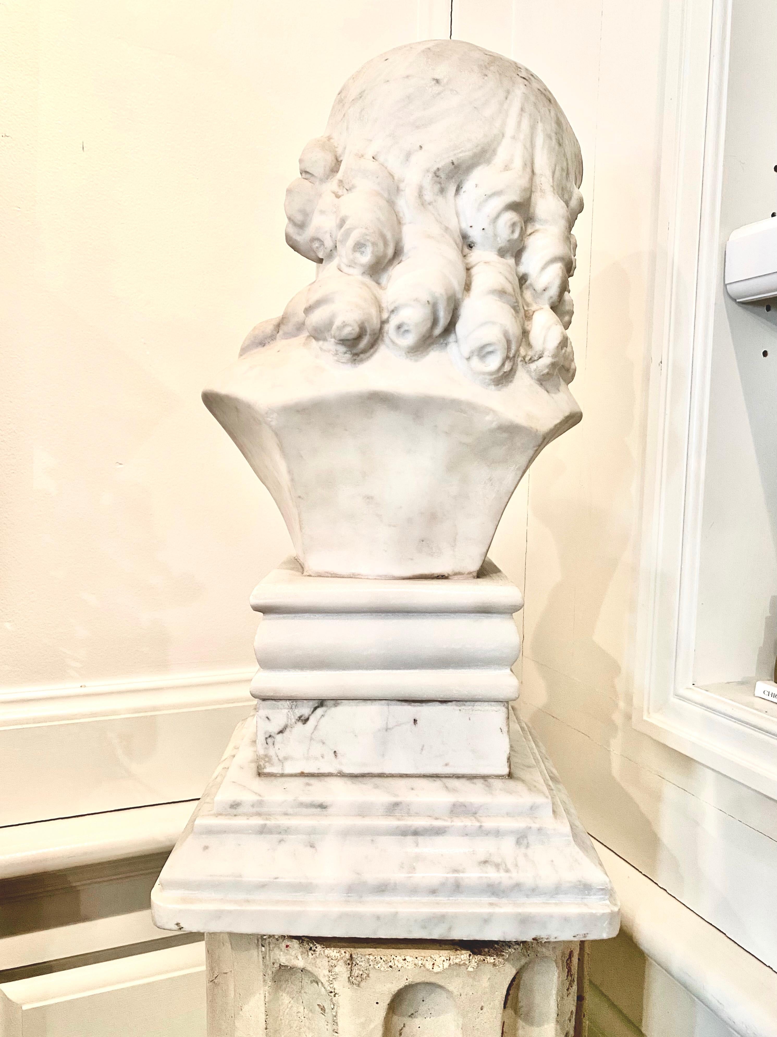 Marble Bust of a Young Man, Carrara Marble In Good Condition For Sale In Montreal, Quebec