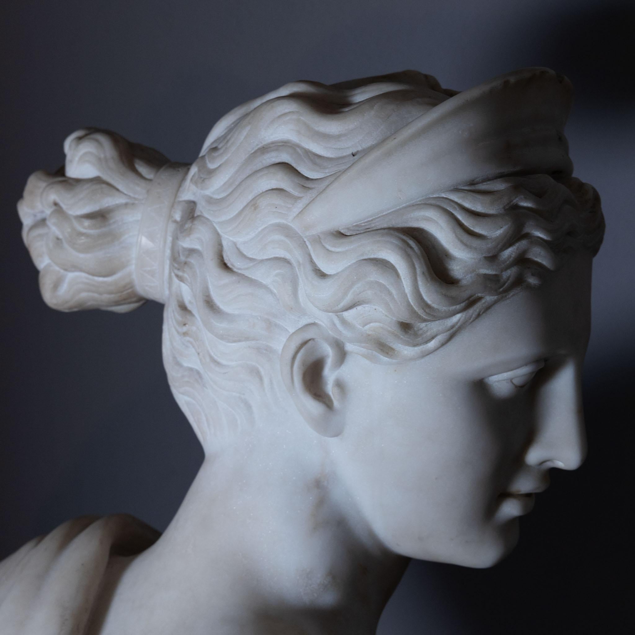 Marble Bust of Diana by Ferdinand Vichi, circa 1900 In Good Condition In Greding, DE