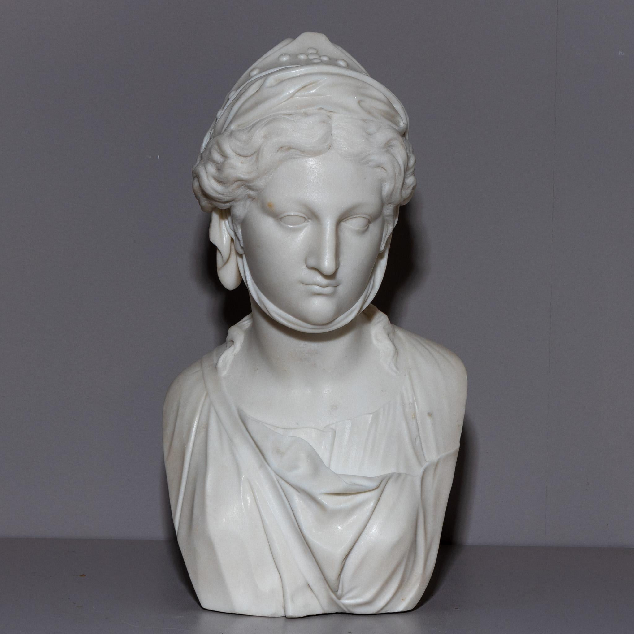 Marble Bust of La Zingara, circa 1800 In Excellent Condition For Sale In Greding, DE