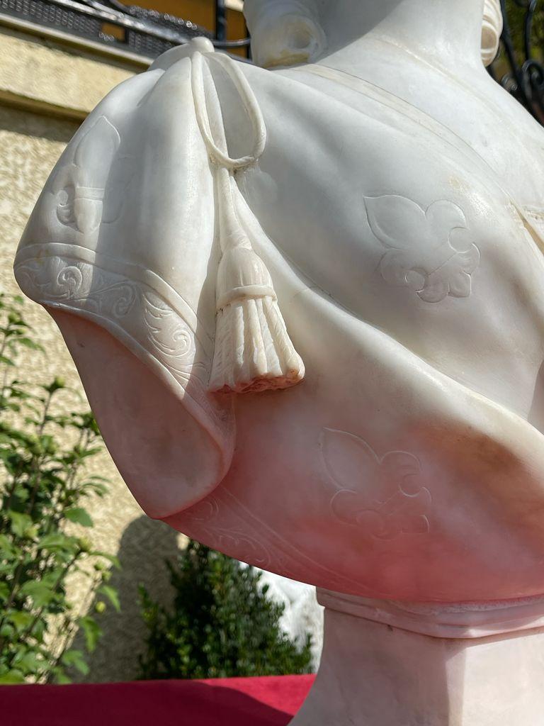 19th Century Marble Bust Of Marie-Antoinette, Height 81cm - XIXth century For Sale