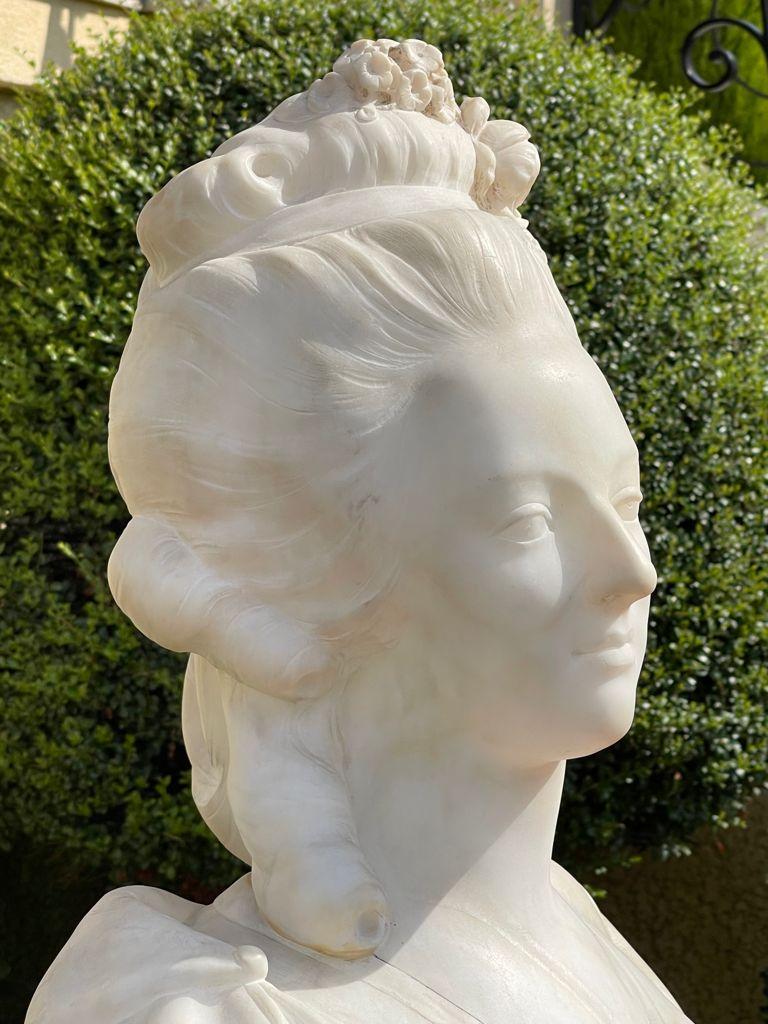 Marble Bust Of Marie-Antoinette, Height 81cm - XIXth century For Sale 1