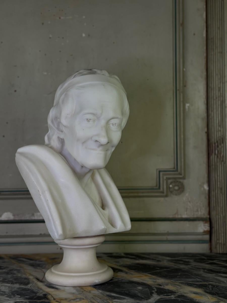 French Marble bust, Voltaire after Jean Antoine Houdon, 19th-century copy For Sale