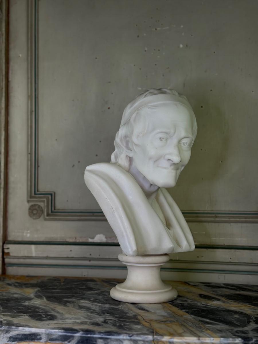 Marble bust, Voltaire after Jean Antoine Houdon, 19th-century copy In Excellent Condition For Sale In Honnelles, WHT