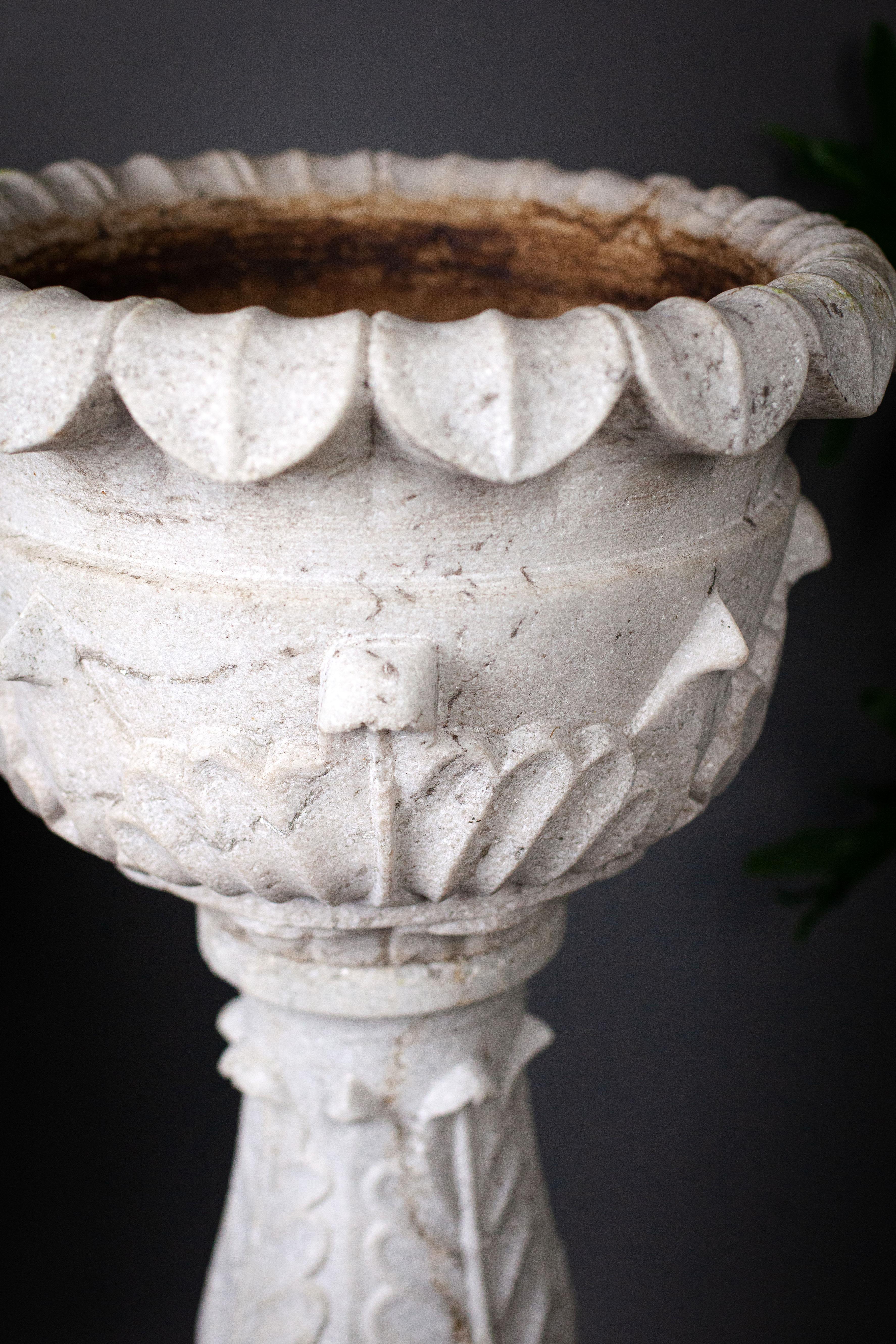 Marble Carved Jardiniere and Stand In Good Condition In Bloomfield Hills, MI