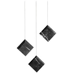 Plafonnier en marbre « Werner Jr. » Marquinia Monture en argent satiné en stock