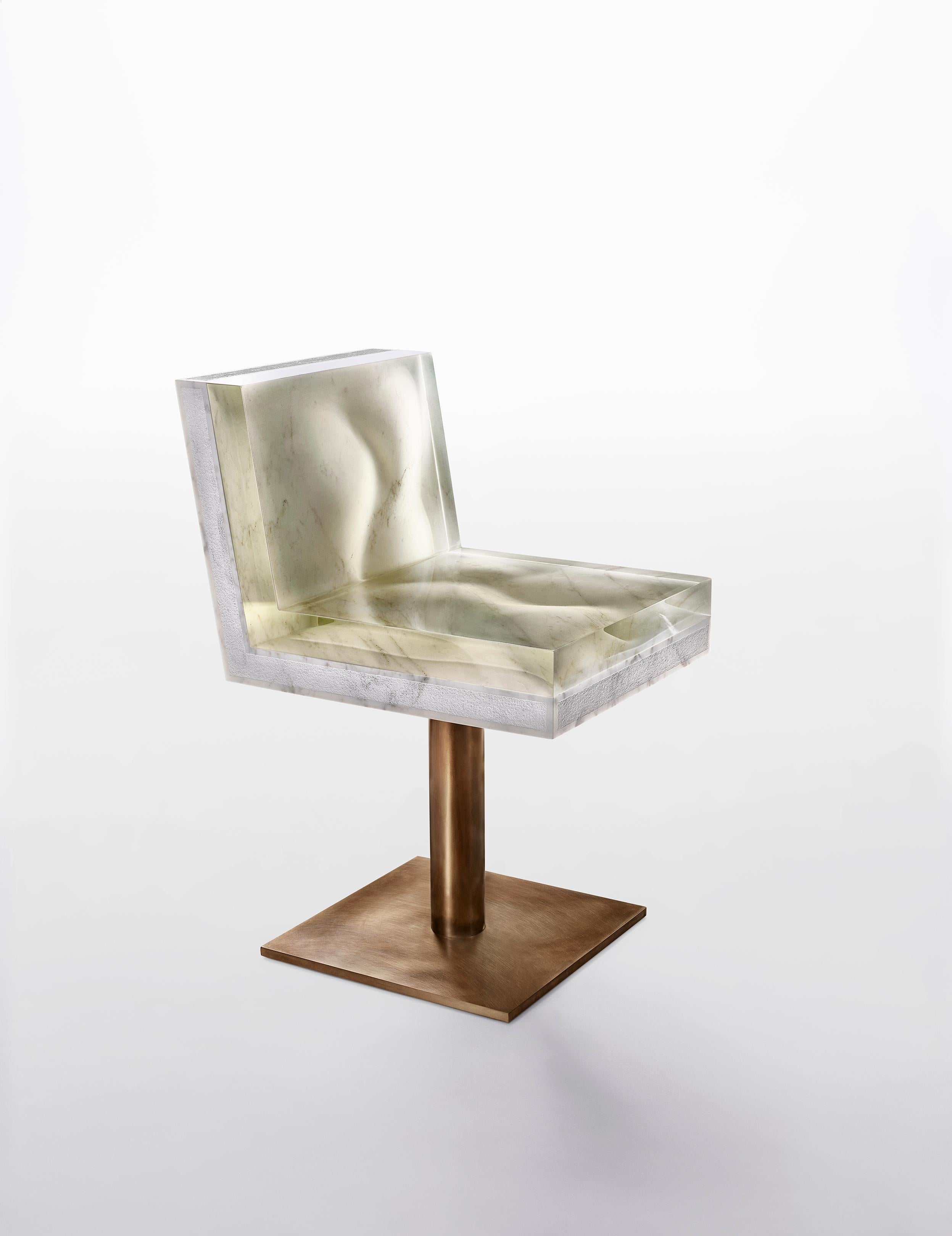 Marble low table by Jonathan Hansen
12 Editions + 1 AP
Dimensions: 40.6 x 50.8 x 71 cm
Materials: Calacatta marble, architectural bronze, resin


SERIES I CAPTUM BIOMORFE is a group of nine sculpture works created by New York artist Jonathan