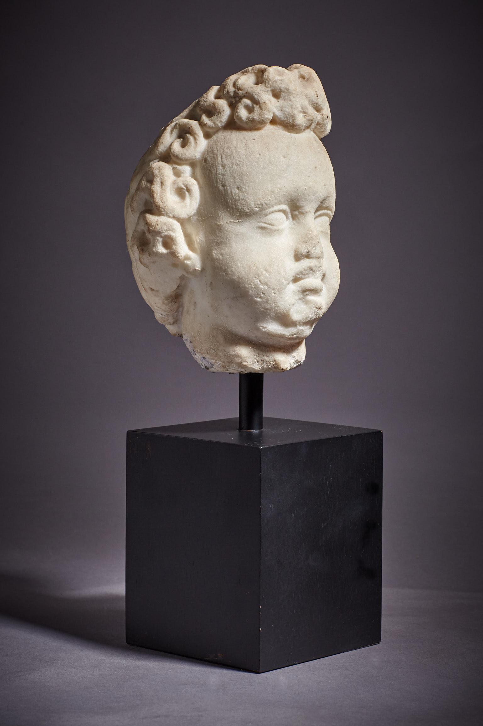 Marble Cherub Head, Late 16th-Early 17th Century, Italian, circa 1600-1620 For Sale 1