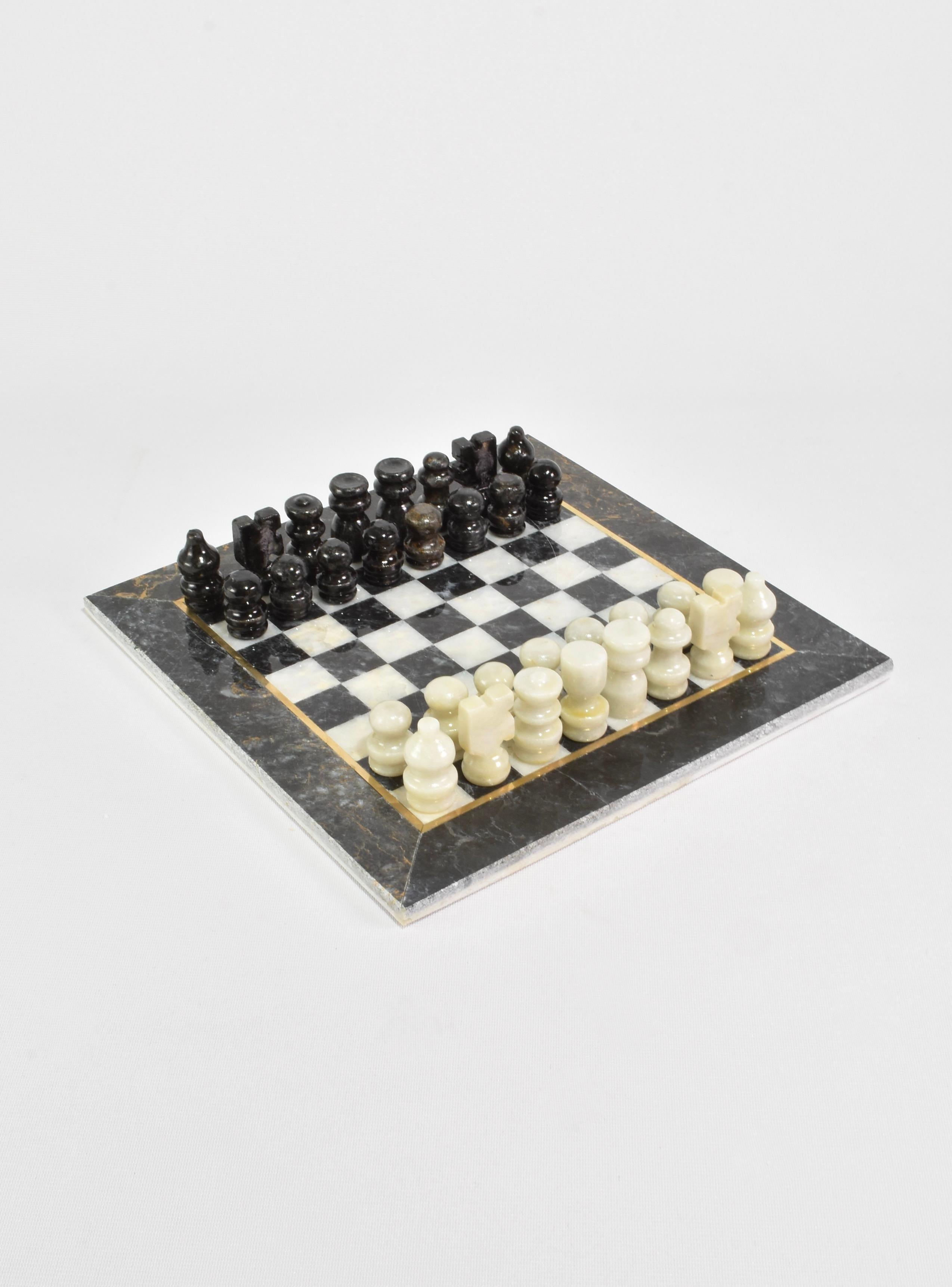 Jeu d'échecs en marbre Bon état - En vente à Richmond, VA