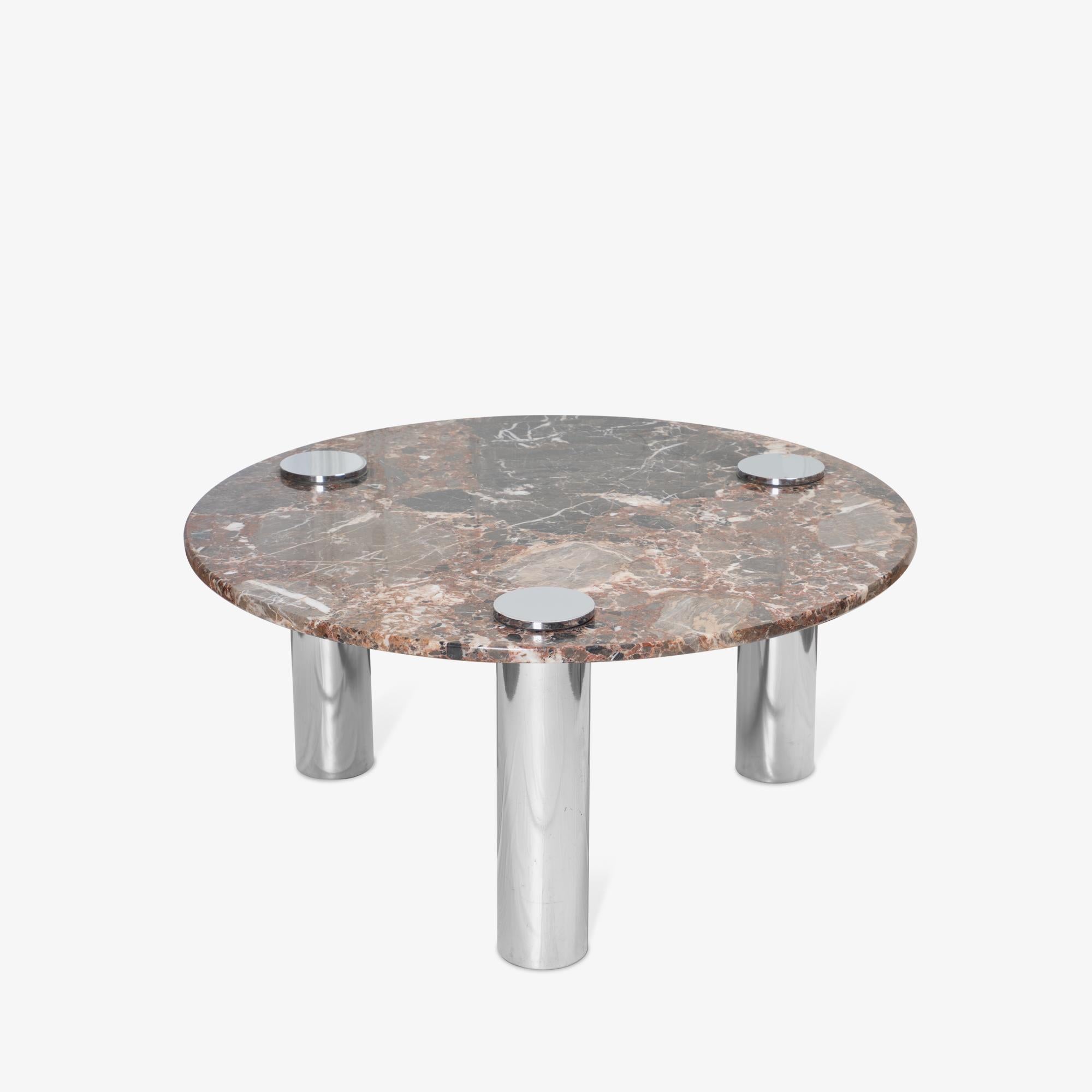 With the goal of creating pieces of high-design that differed from contemporaries such as Knoll and Herman Miller, Irving & Leon Rosen founded the Pace Collection in 1960. They looked to the simplicity of materials to be the voice of their
