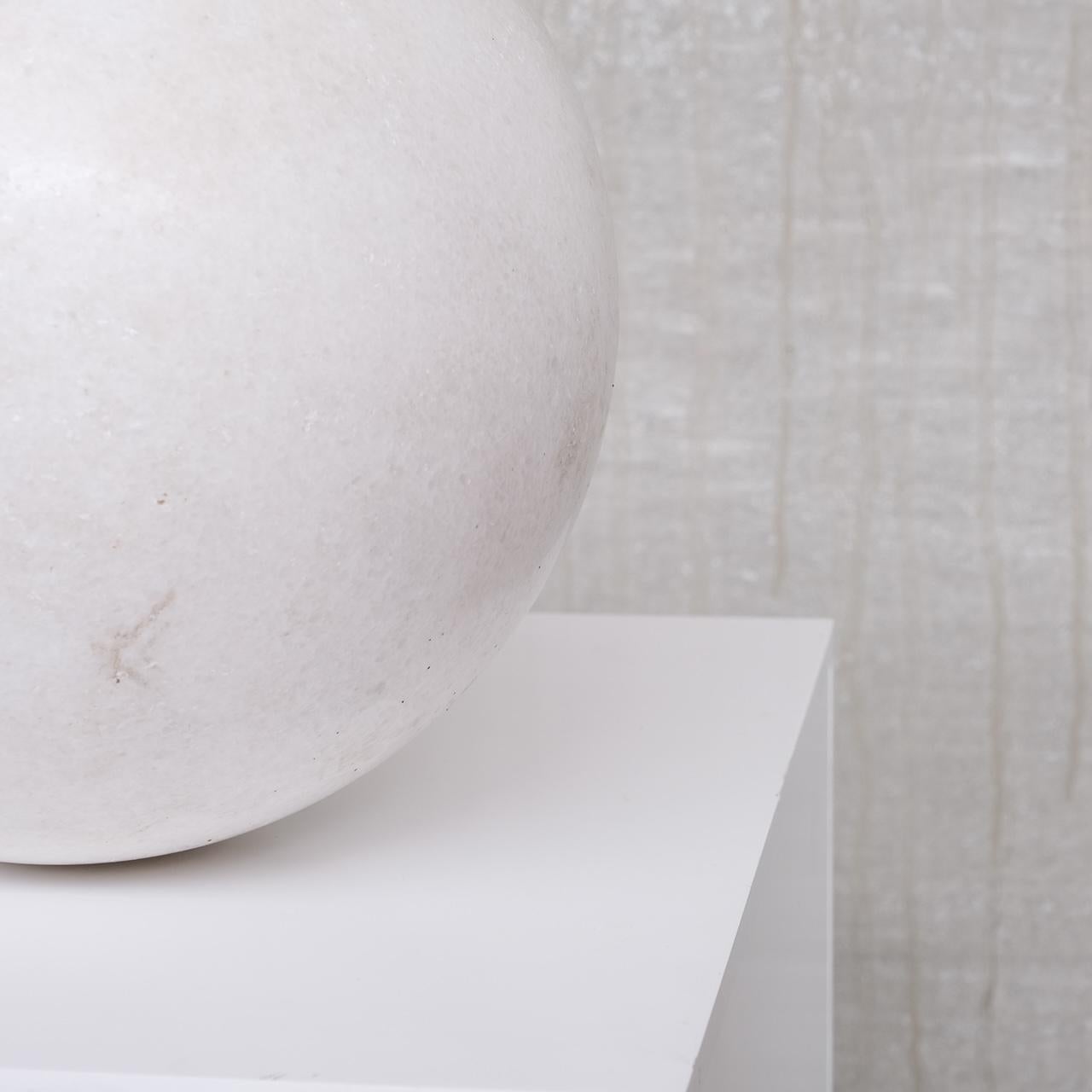 Boule circulaire en marbre du milieu du siècle en vente 1