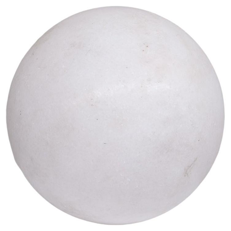 Boule circulaire en marbre du milieu du siècle en vente