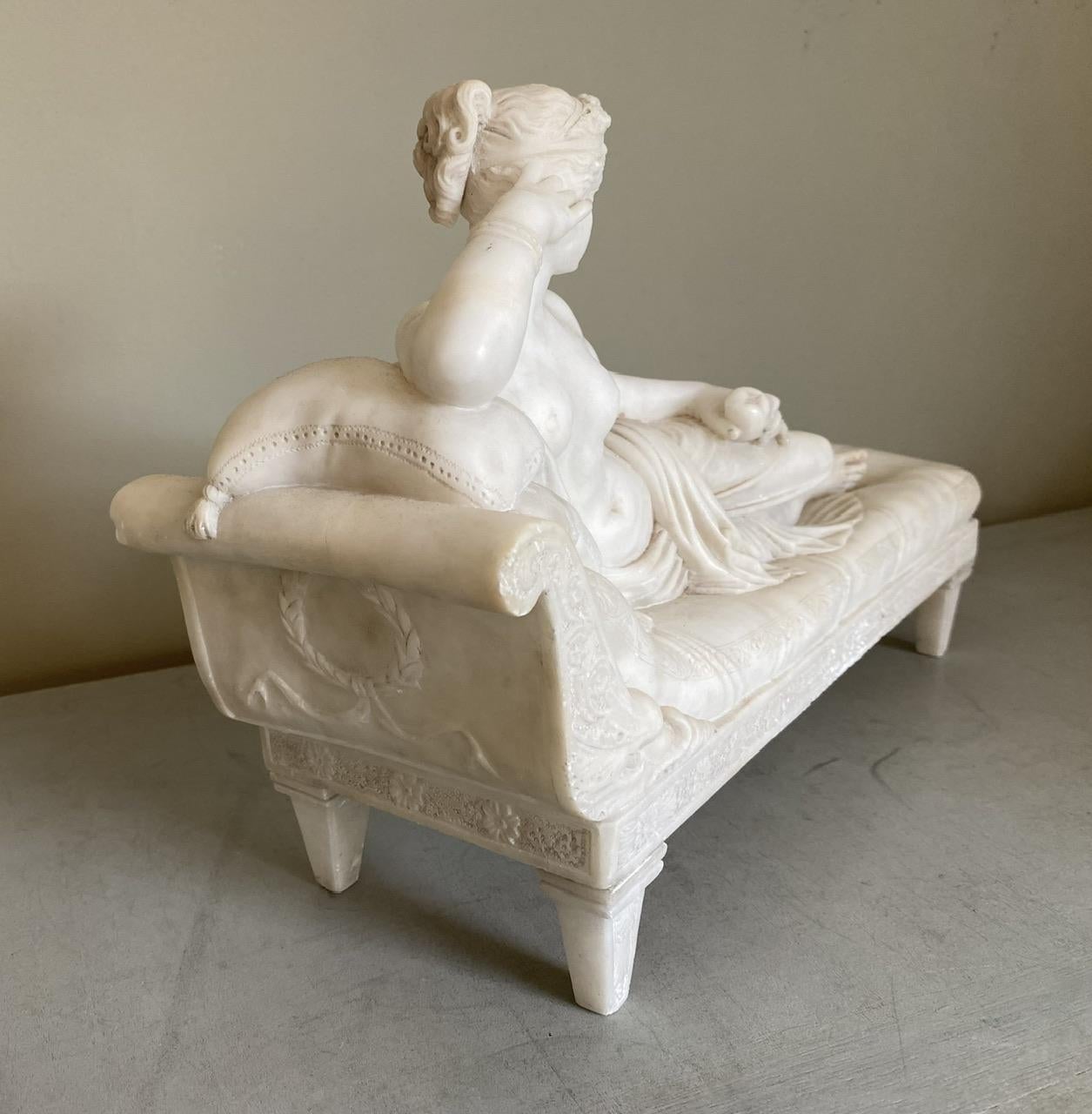 XIXe siècle Nu classique couché en marbre en vente