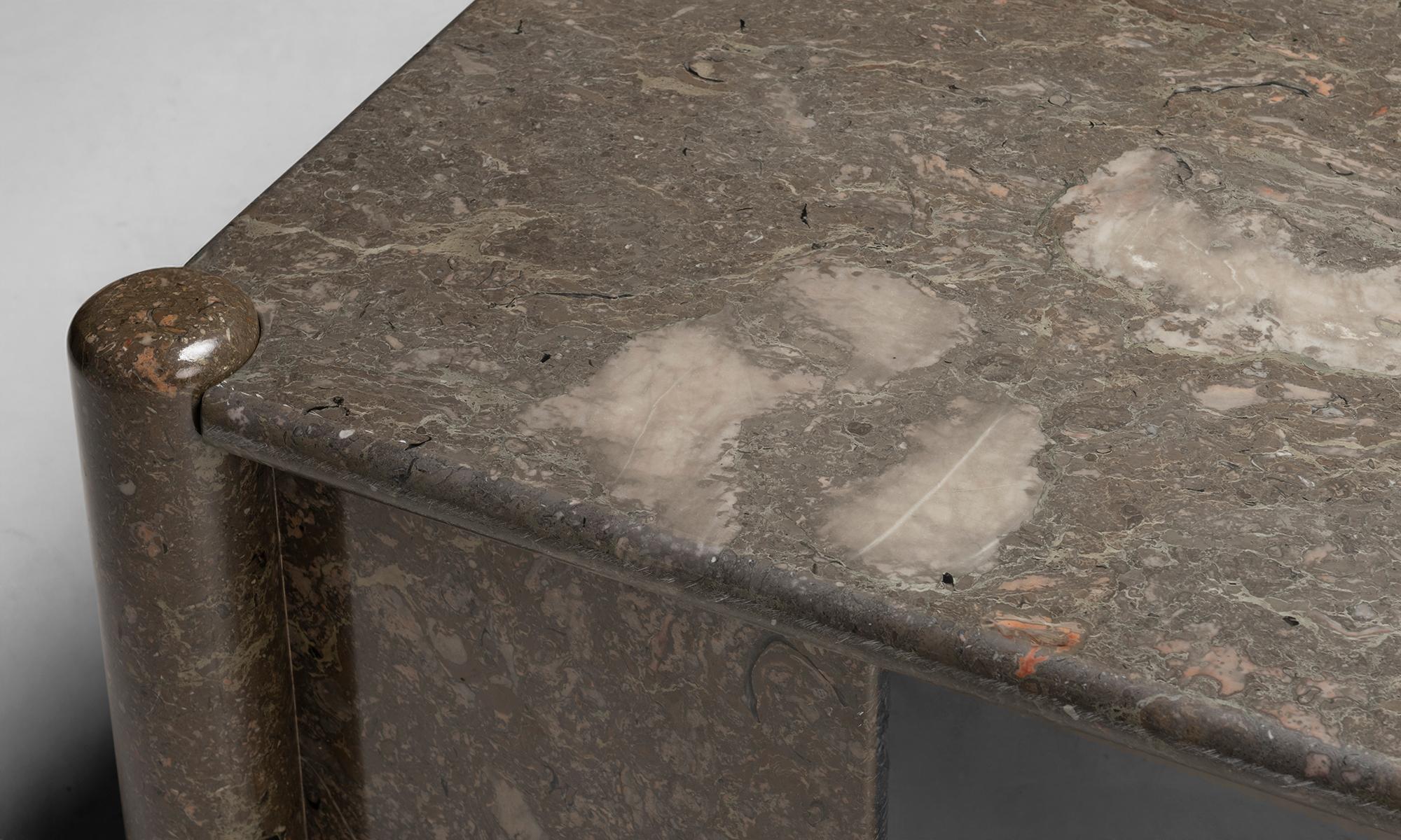 Marble Coffee Table, Belgium circa 1970 For Sale 1