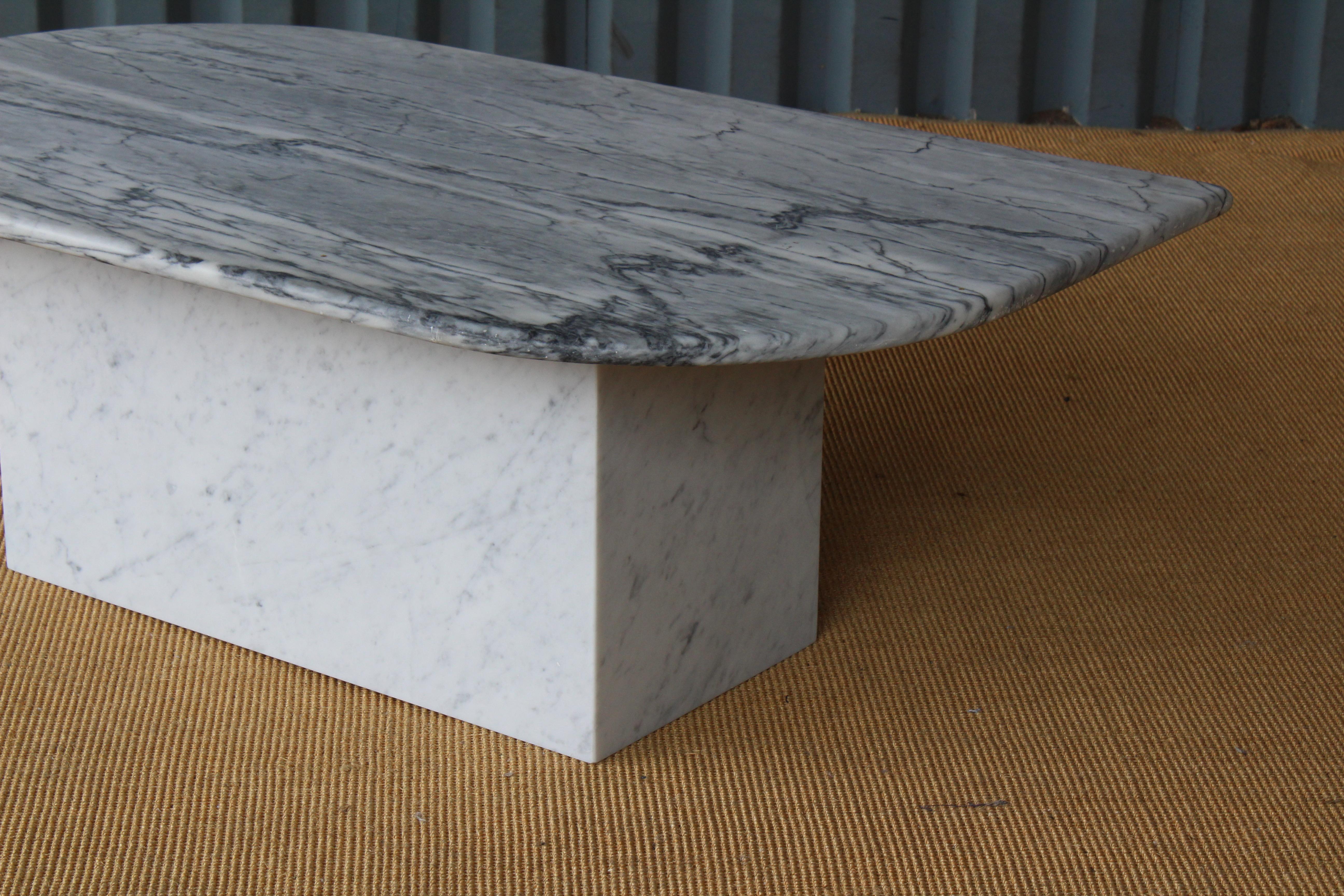 Marble Coffee Table, Italy, 1970s In Good Condition In Los Angeles, CA
