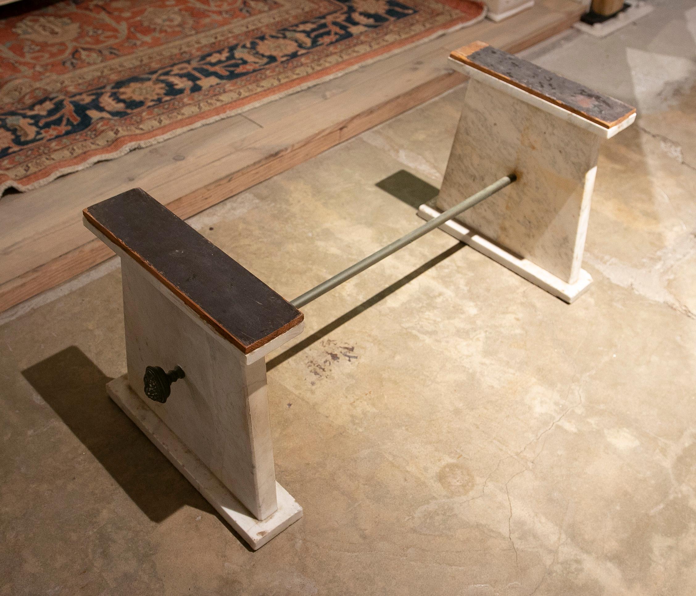 Marble Coffee Table with Onyx and Marble Top with Bronze Decorations 2