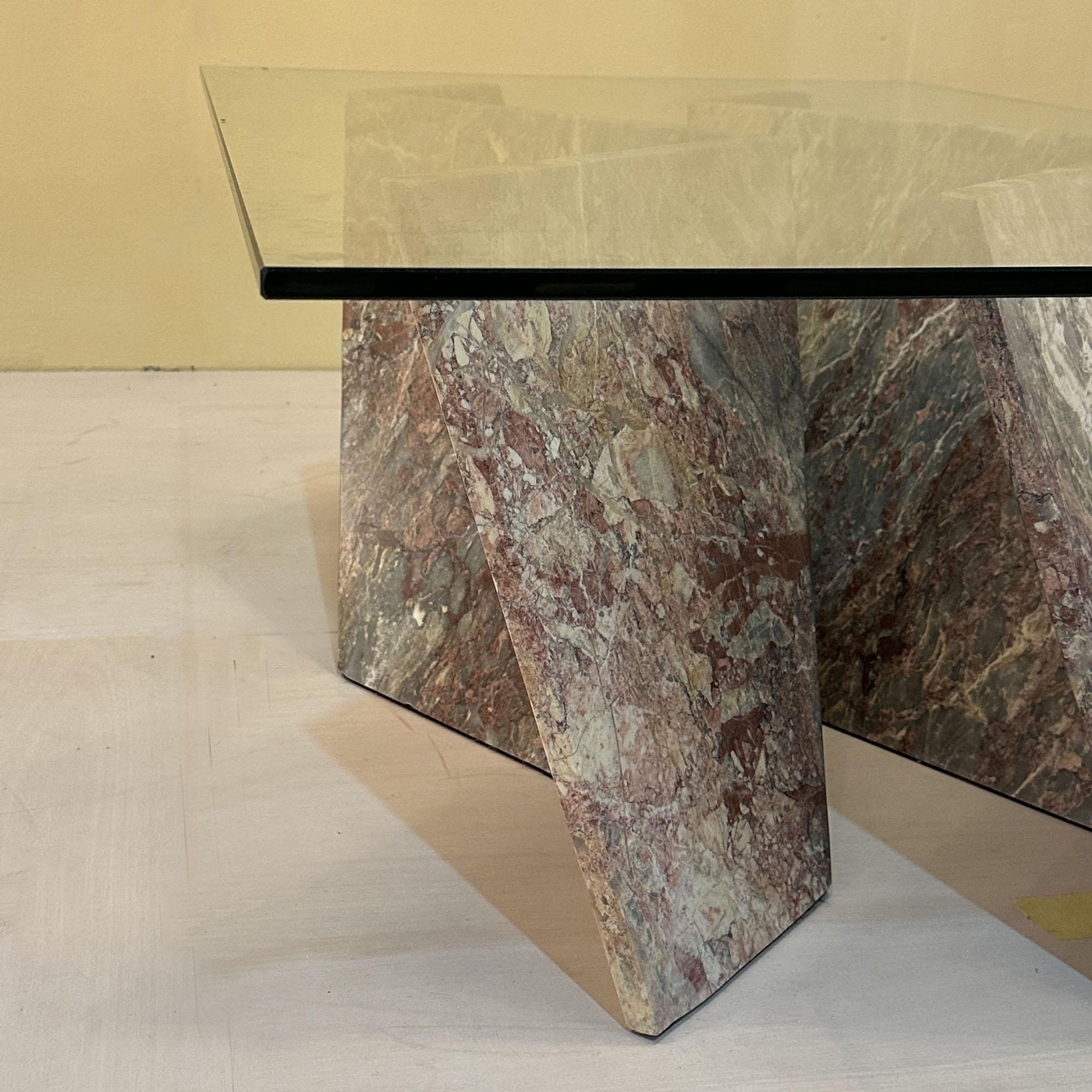 Mesa de centro de mármol con tapa rectangular de cristal, Italia Años 70 en venta 3