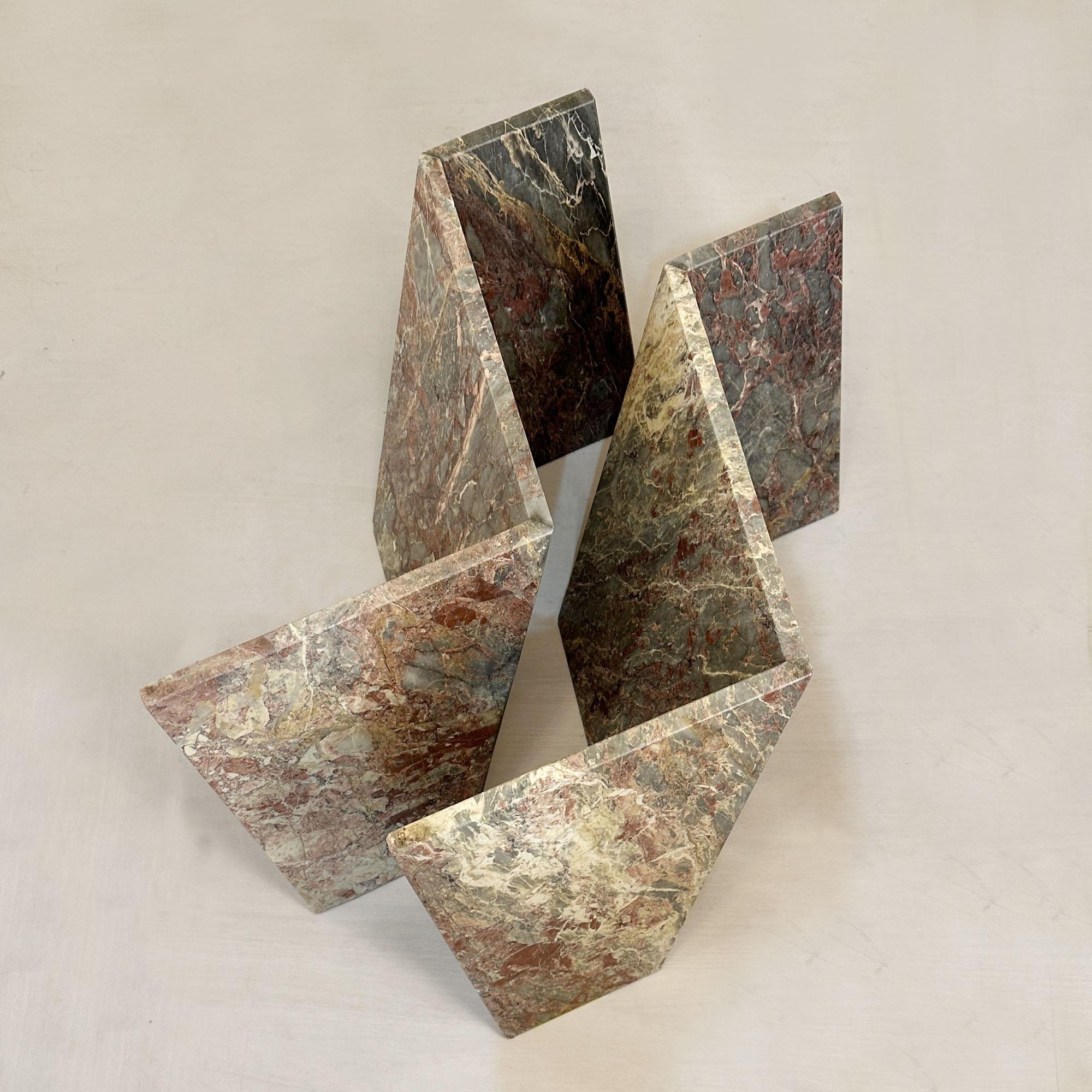 Mesa de centro de mármol con tapa rectangular de cristal, Italia Años 70 en venta 8