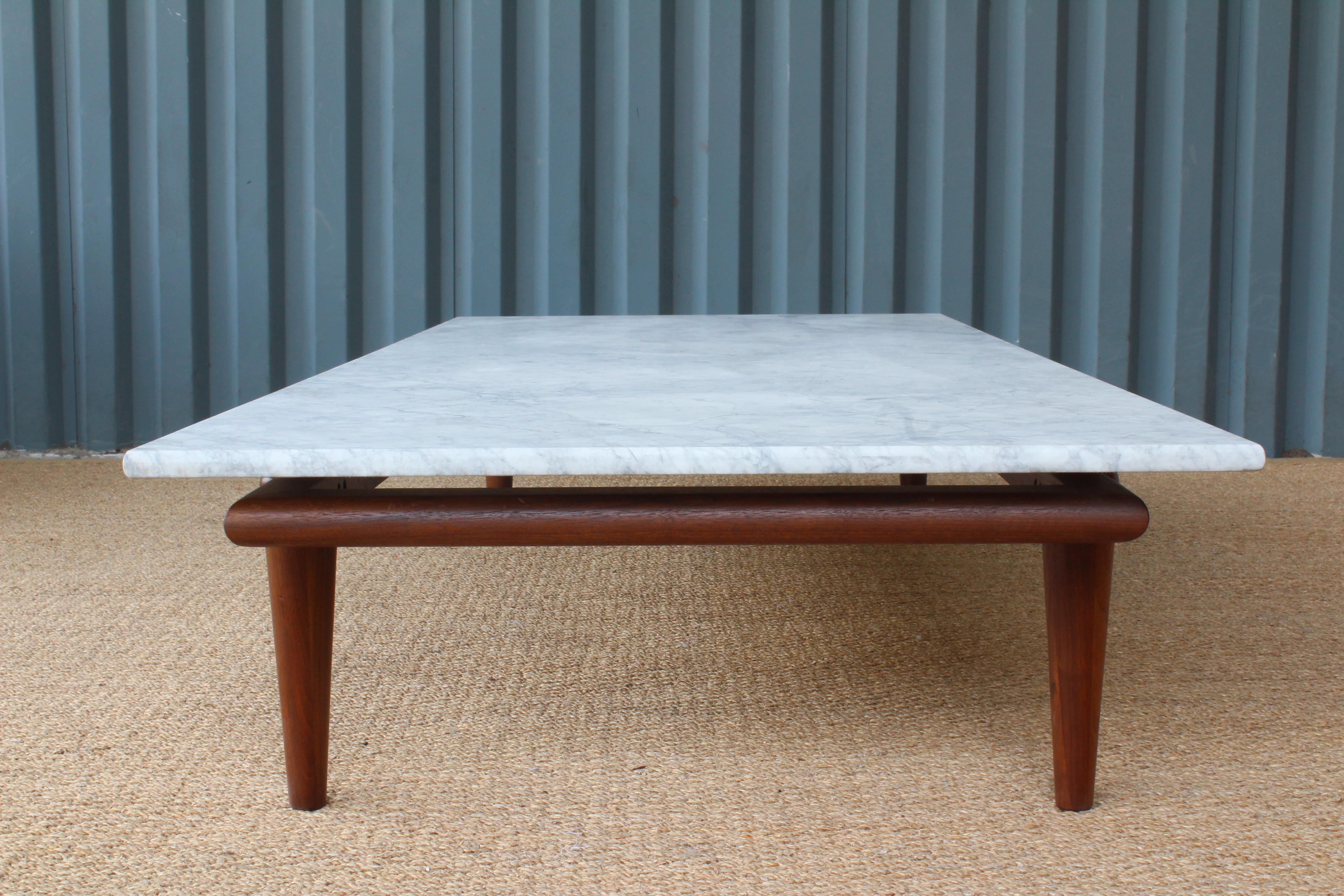 Marble Coffee Table with Walnut Base by John Widdicomb, U.S.A, 1950s. 4