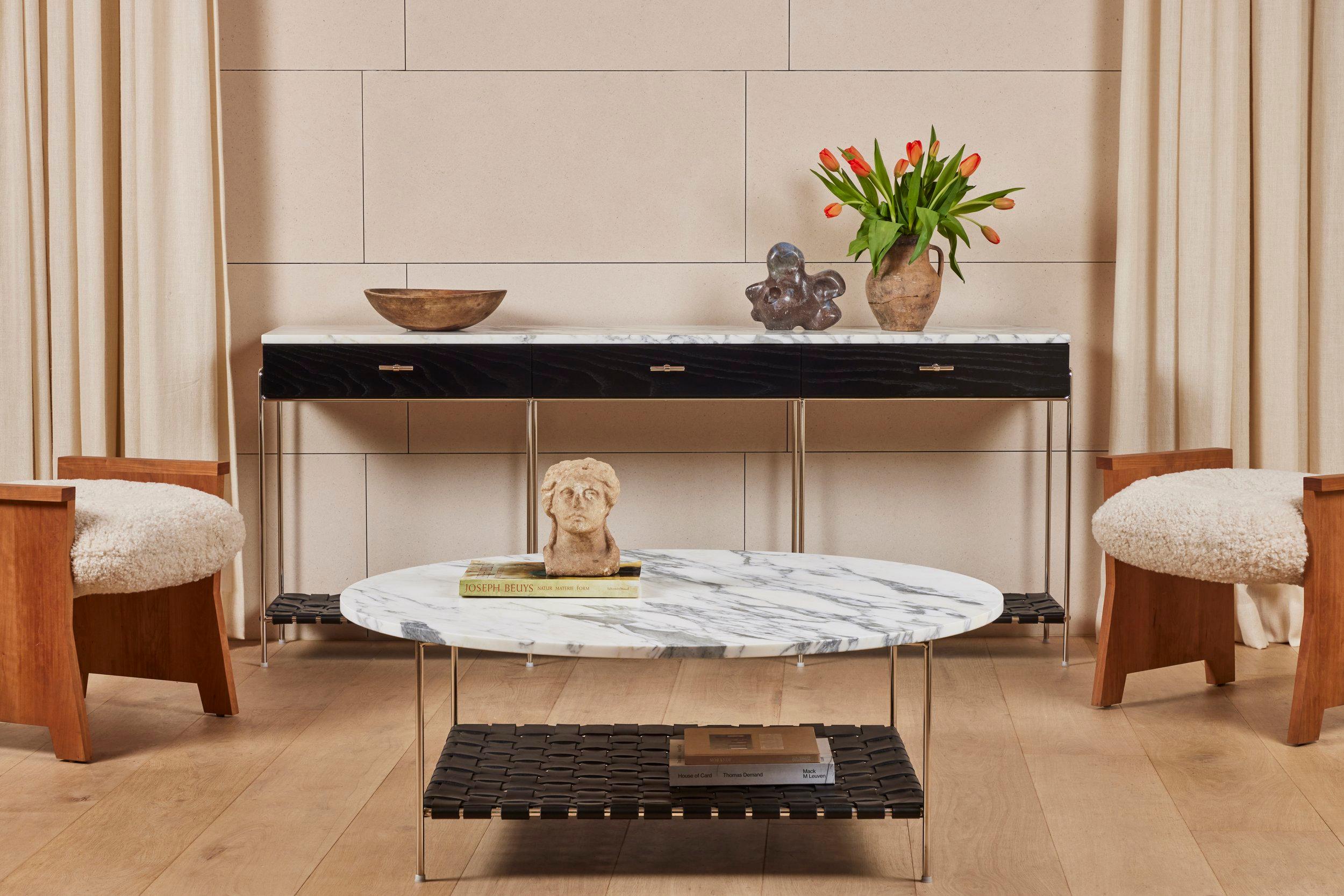 Table basse en marbre avec étagère en cuir tissé - plaqué nickel poli en vente 1