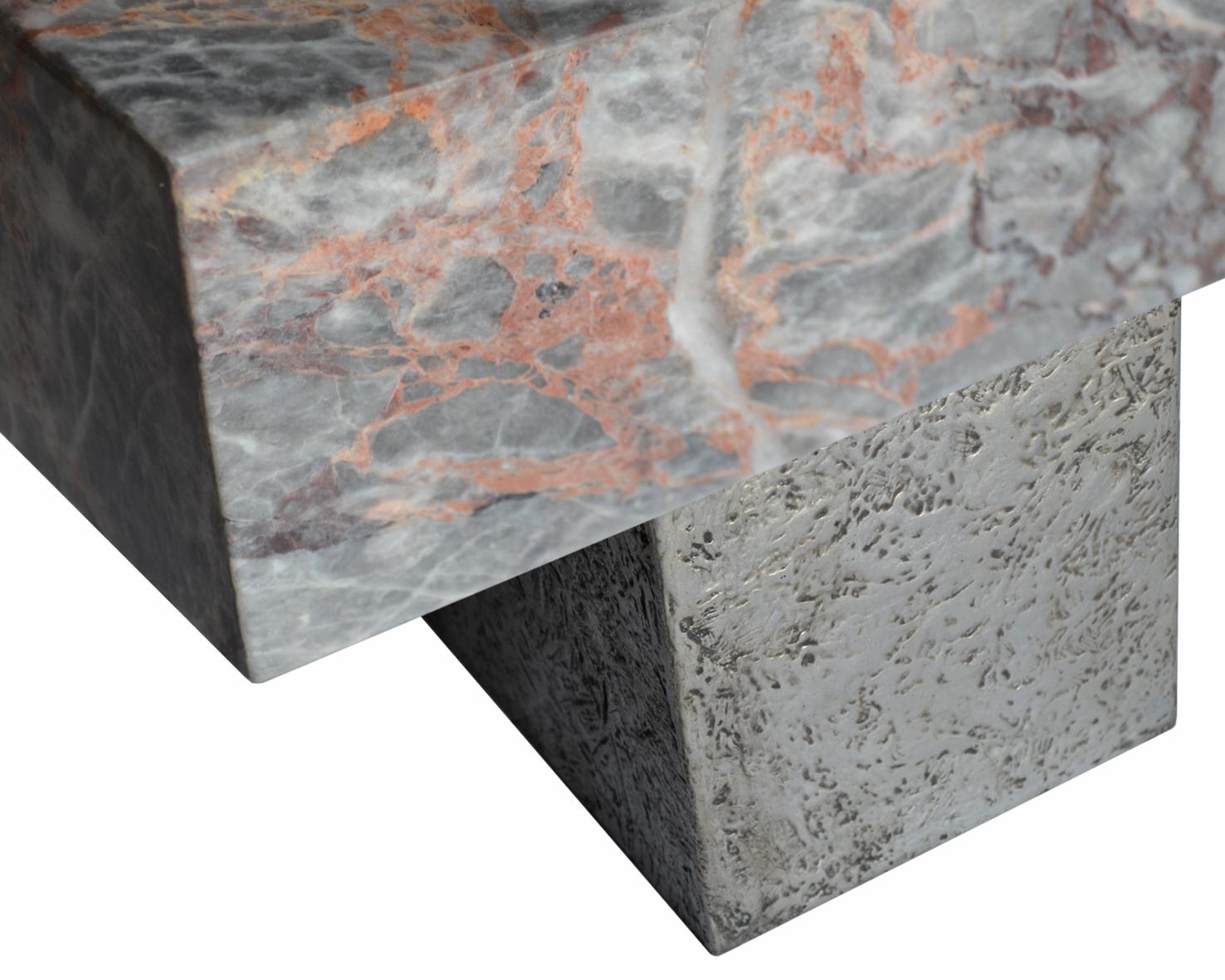 Table basse en marbre Pieds Wood  Fait à la main  Décoré en Italie par Cupioli disponible en vente 1