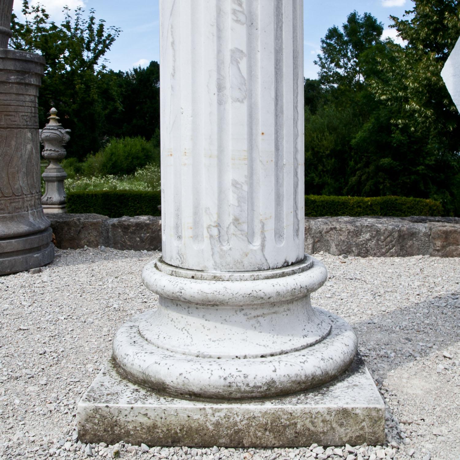 Néoclassique Colonne en marbre, XXe siècle en vente