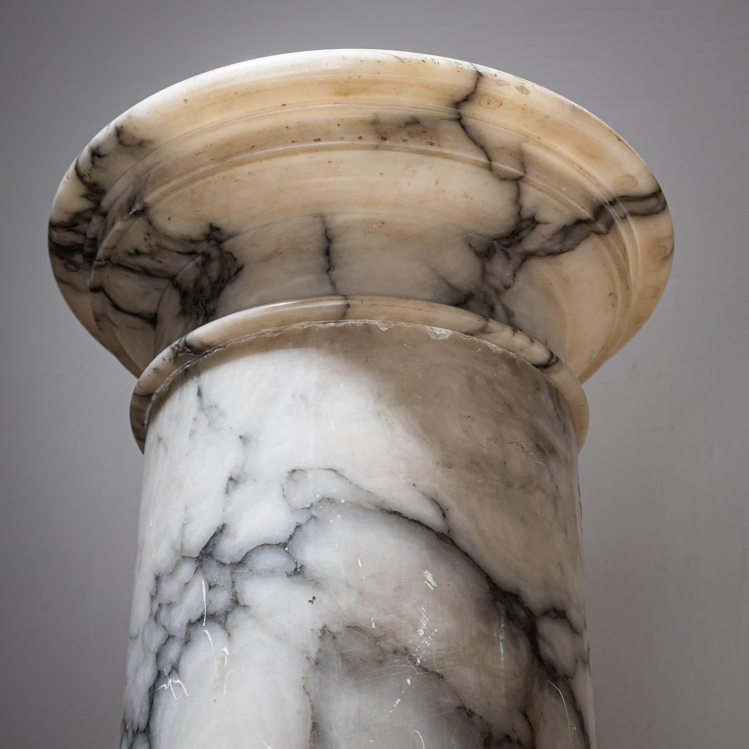 Columna de mármol como pedestal, Siglo XIX en Bueno estado para la venta en Greding, DE