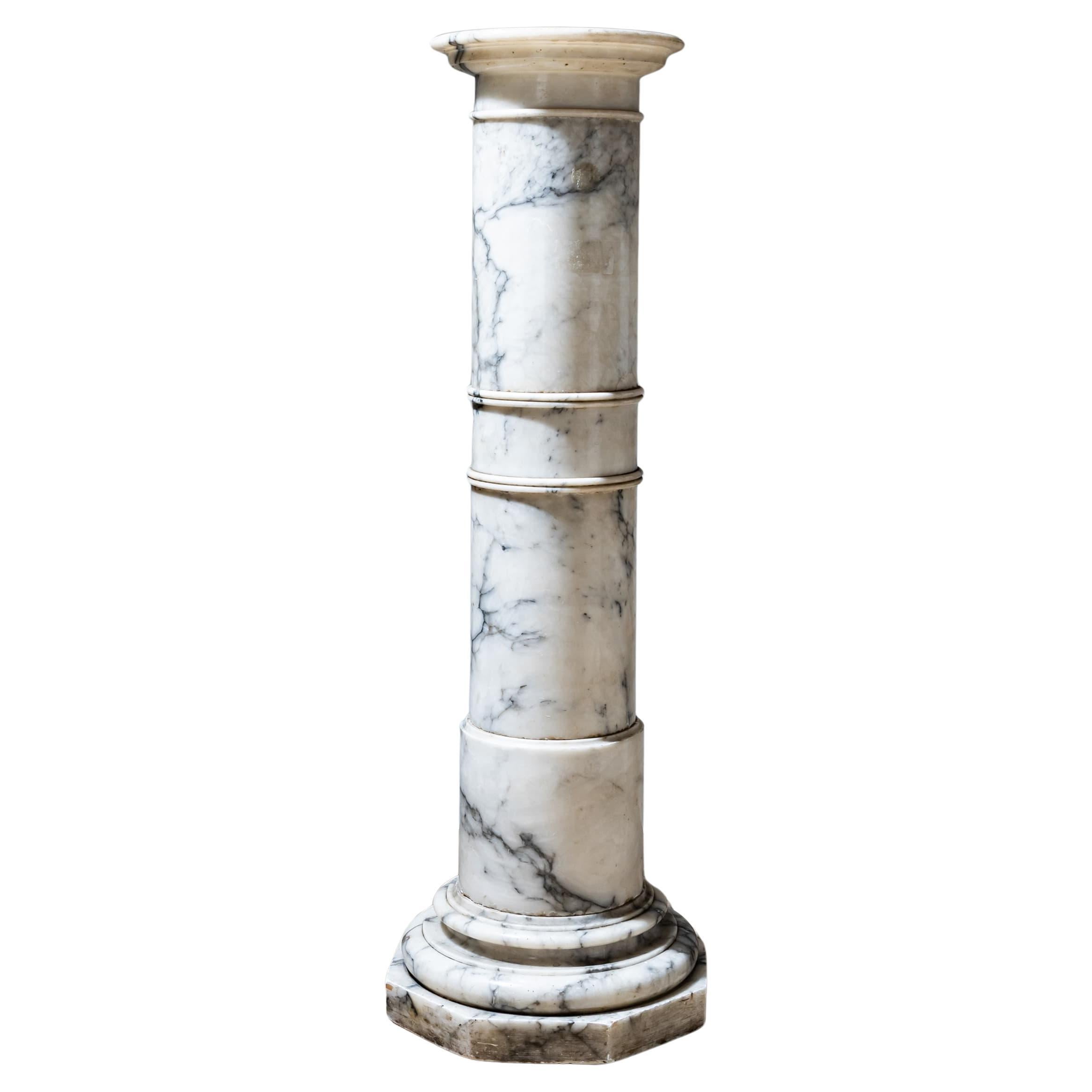 Columna de mármol como pedestal, Siglo XIX