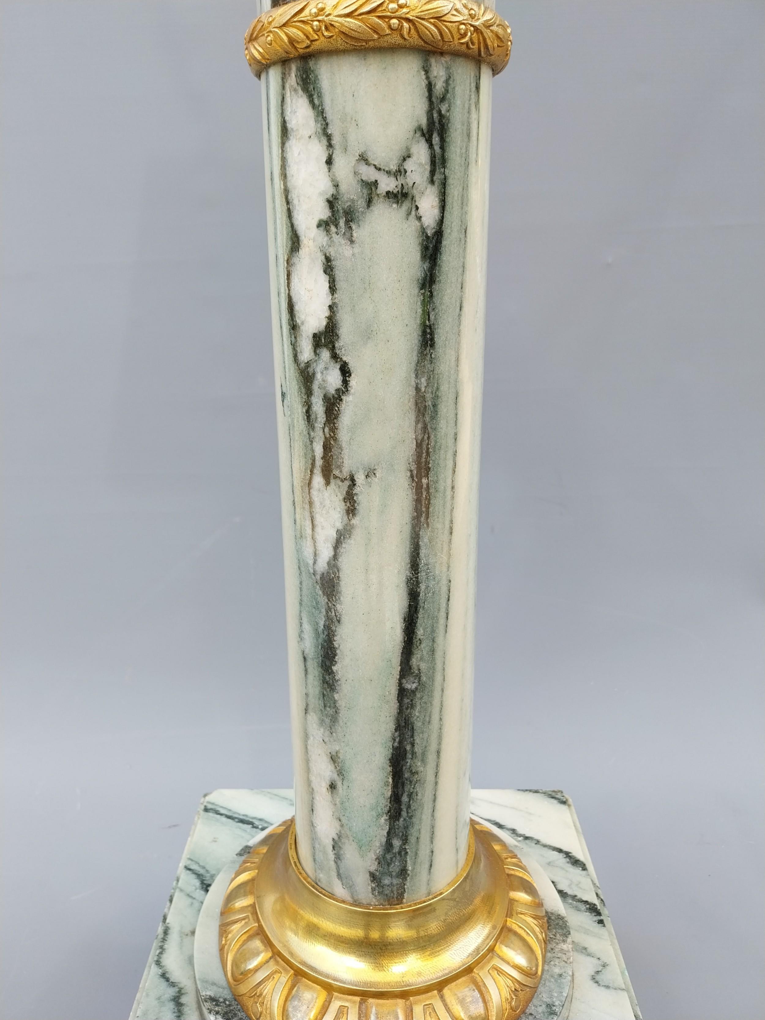 Stand de colonne en marbre ancien français en vente 10