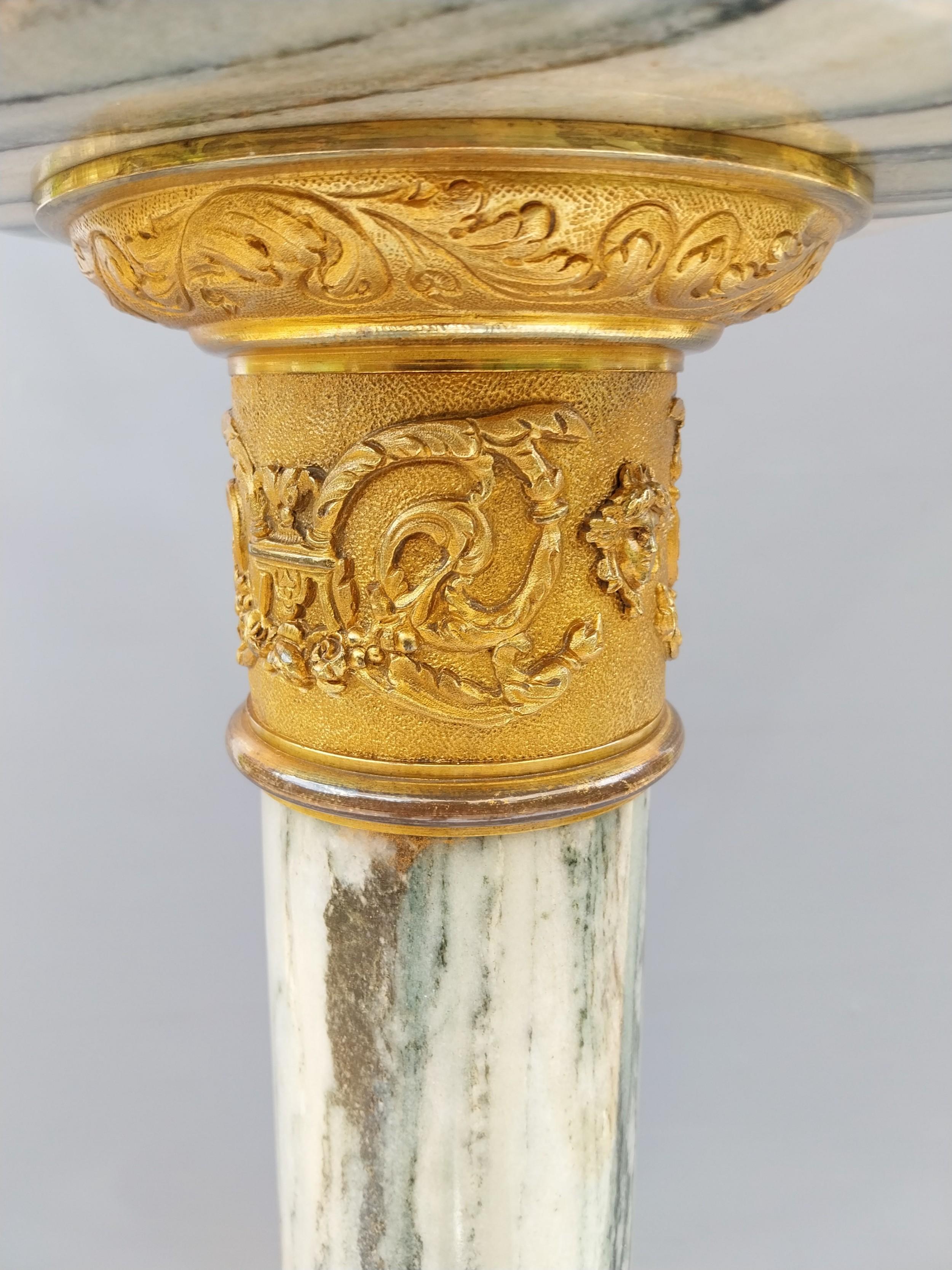 Stand de colonne en marbre ancien français en vente 2