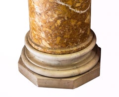 Colonne en marbre jaune doré