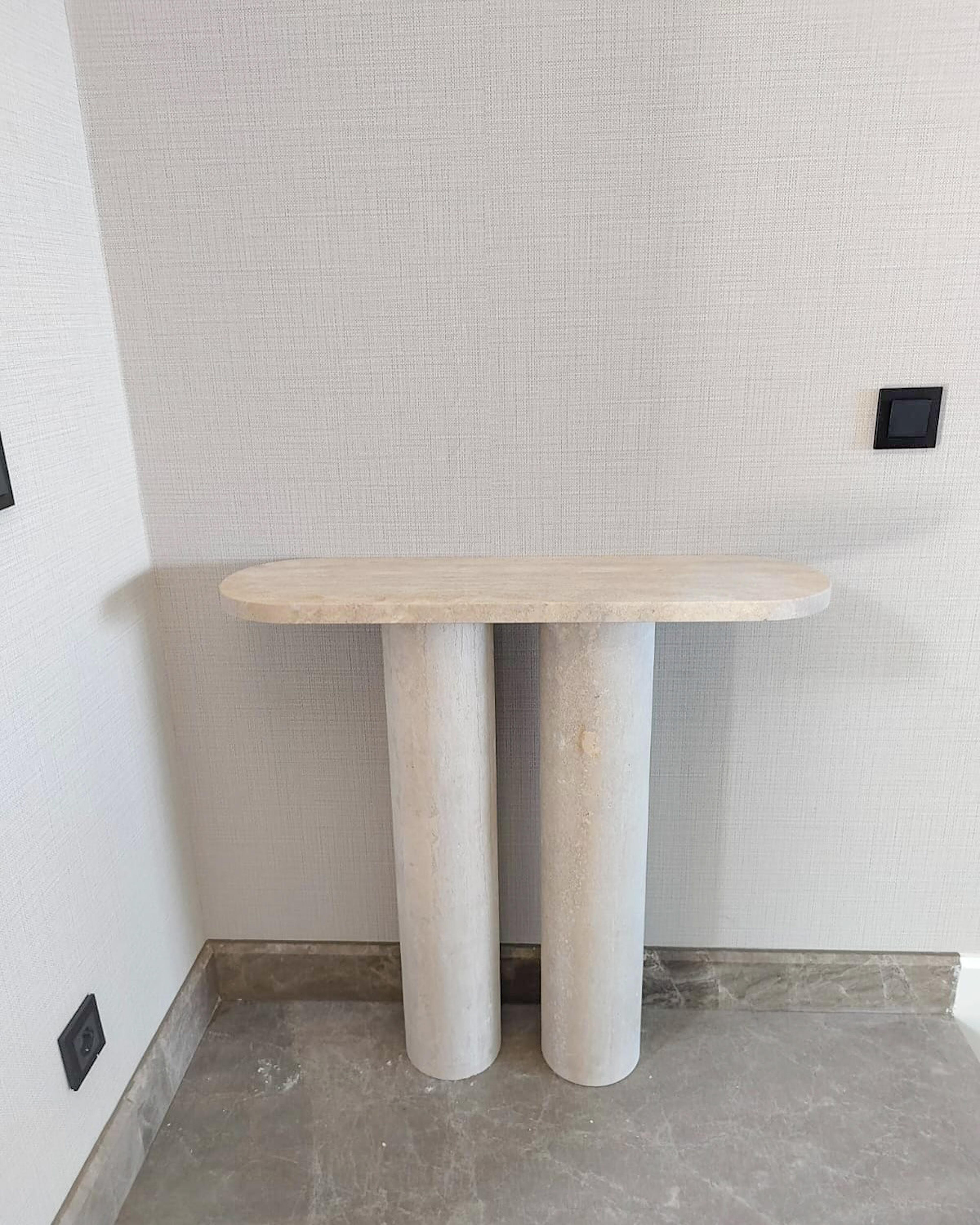 Mesa consola de mármol - Mesa consola de travertino italiano - Mesa de entrada crema Artes y manualidades en venta