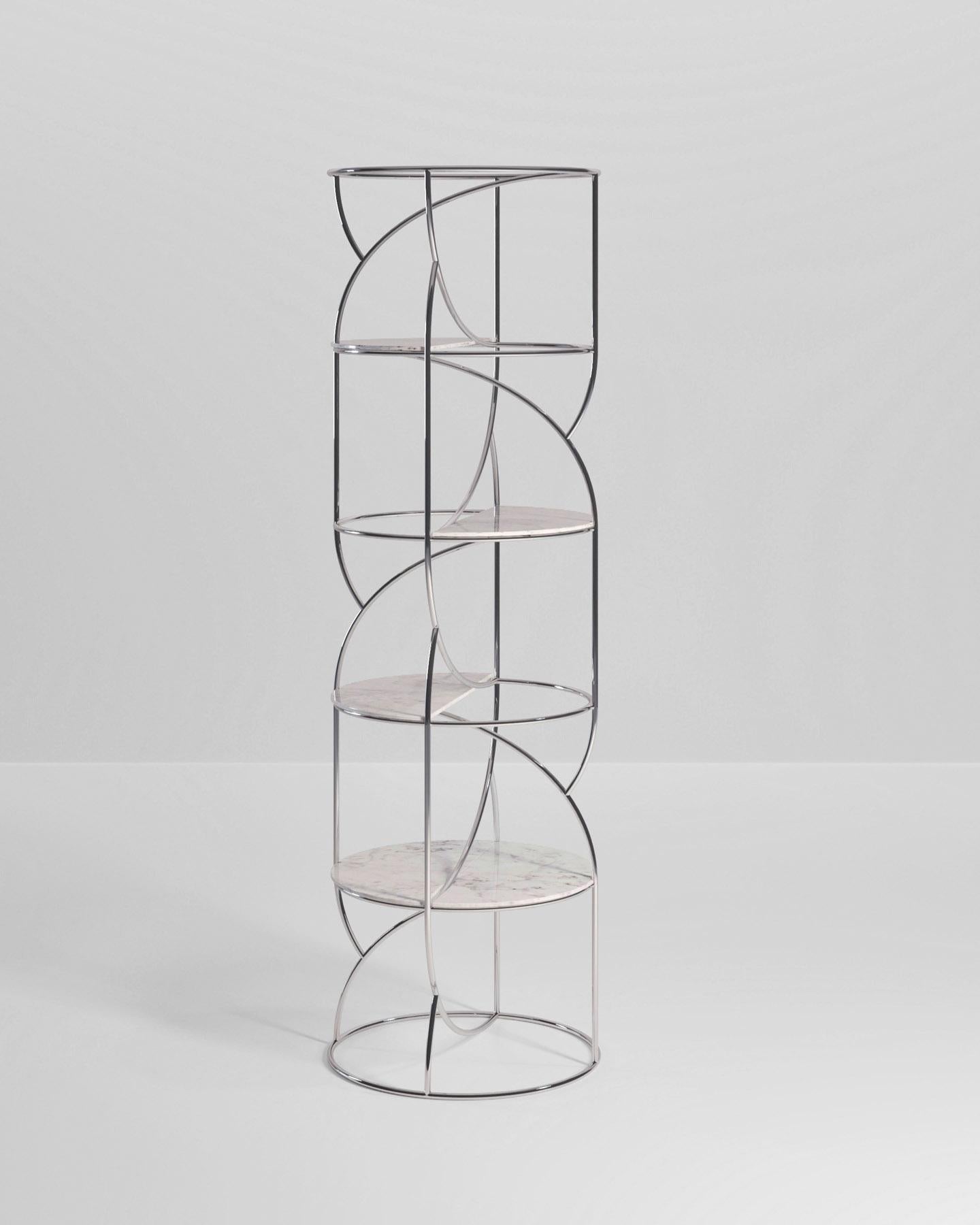 Mensola Cosette 180 in marmo di Enrico Girotti ENRICO
Dimensioni: D. A. 54 x H. 180 cm
Materiali: Struttura Galvan, Marmo.

Enrico Girotti è un designer industriale che ha trovato nella parola 