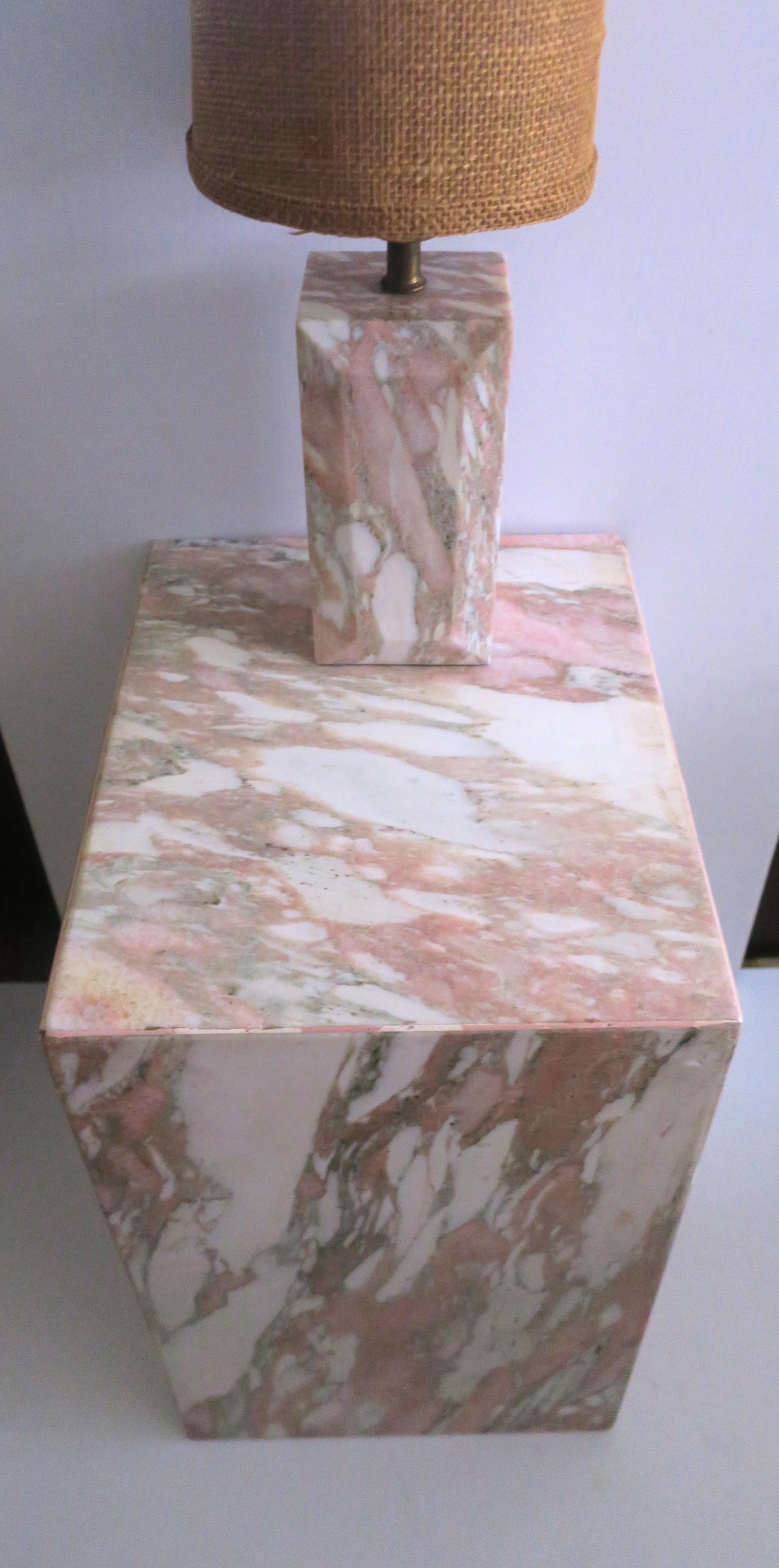 Marmor-Schreibtisch- oder -Tischlampe in Rosa und Weiß, ca. 1970er Jahre im Angebot 1