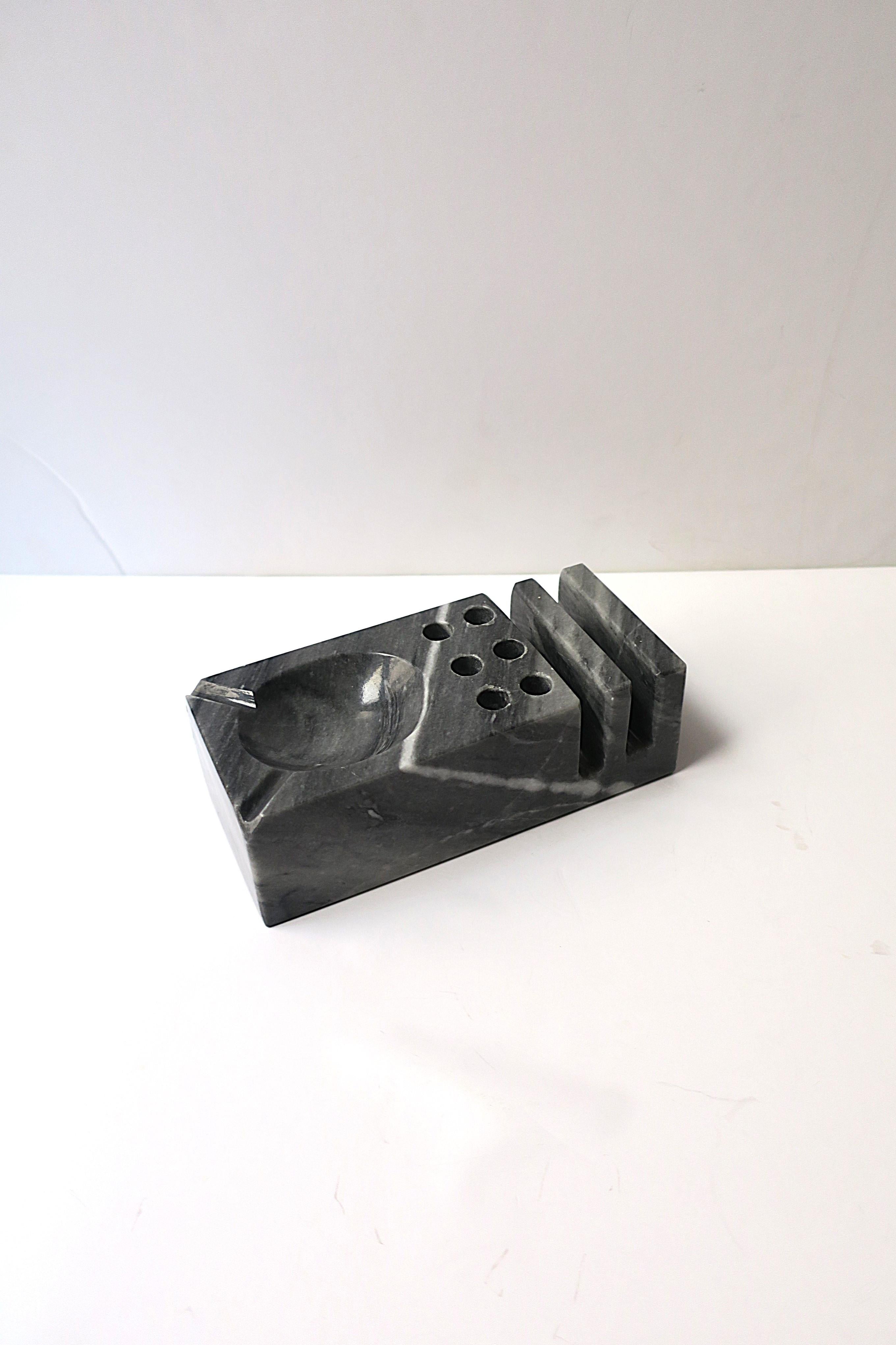 Marble Desk Pen Holder Organizer In Good Condition For Sale In New York, NY