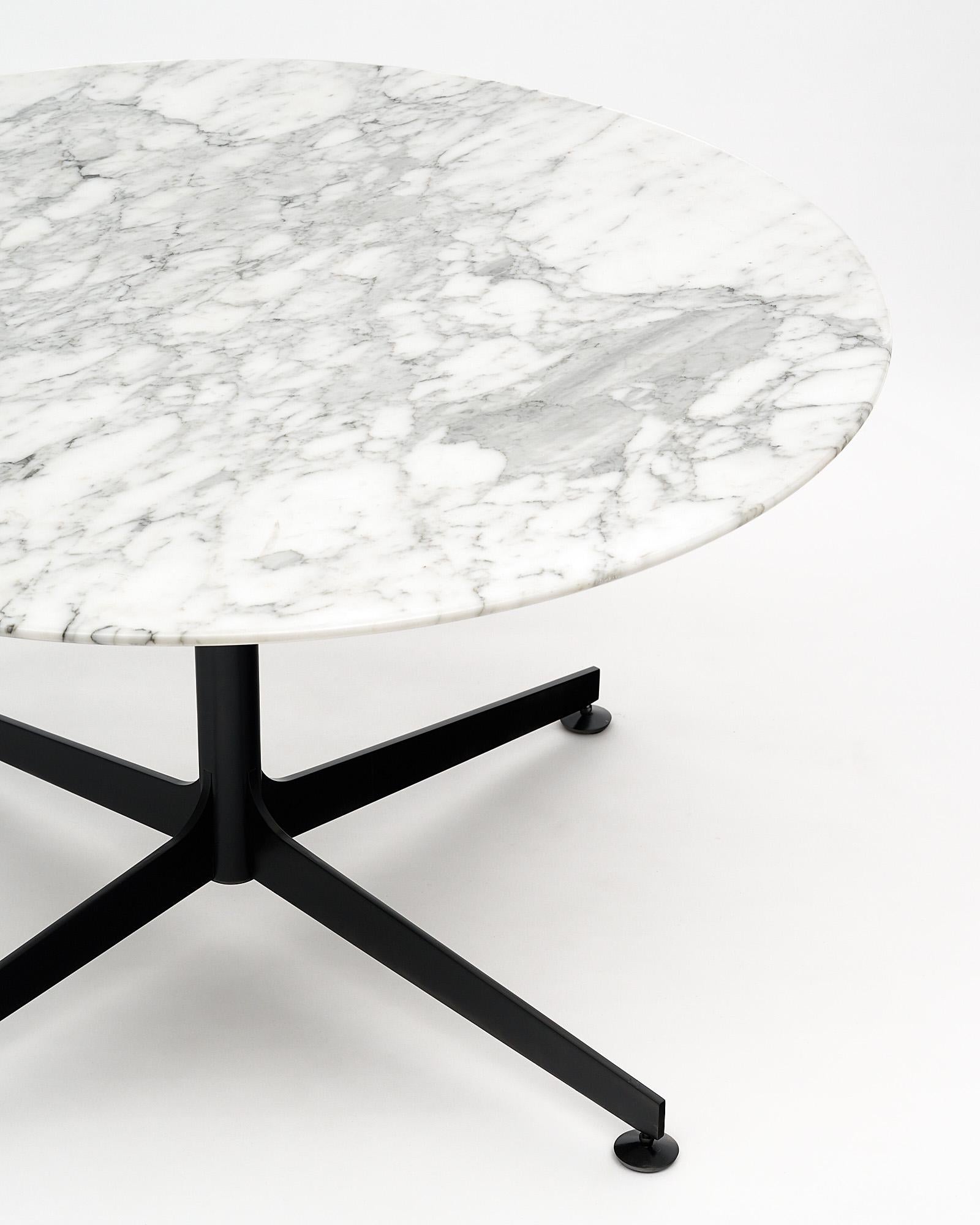 Marble Dining Table by Knoll In Good Condition For Sale In Austin, TX