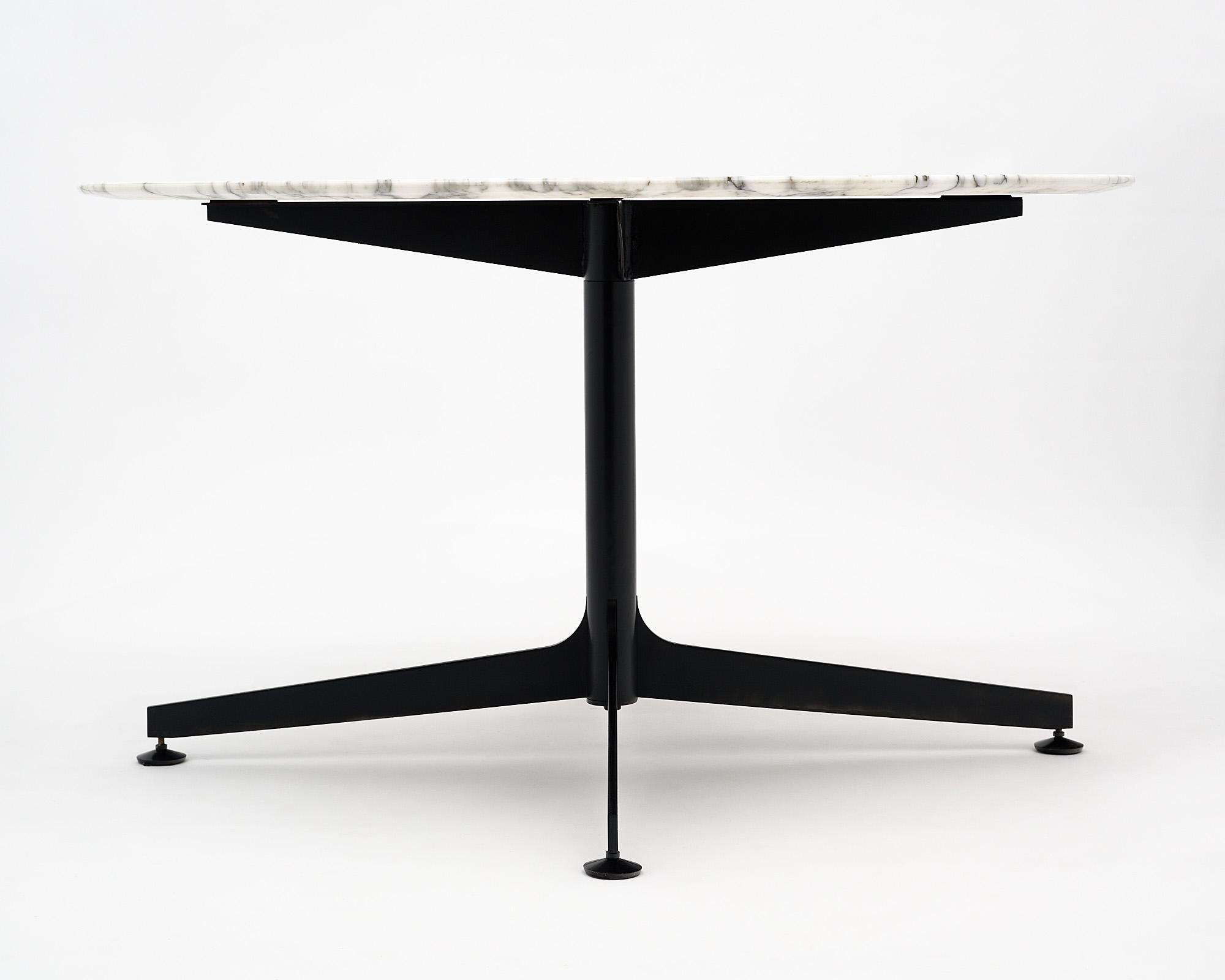 Marble Dining Table by Knoll For Sale 2