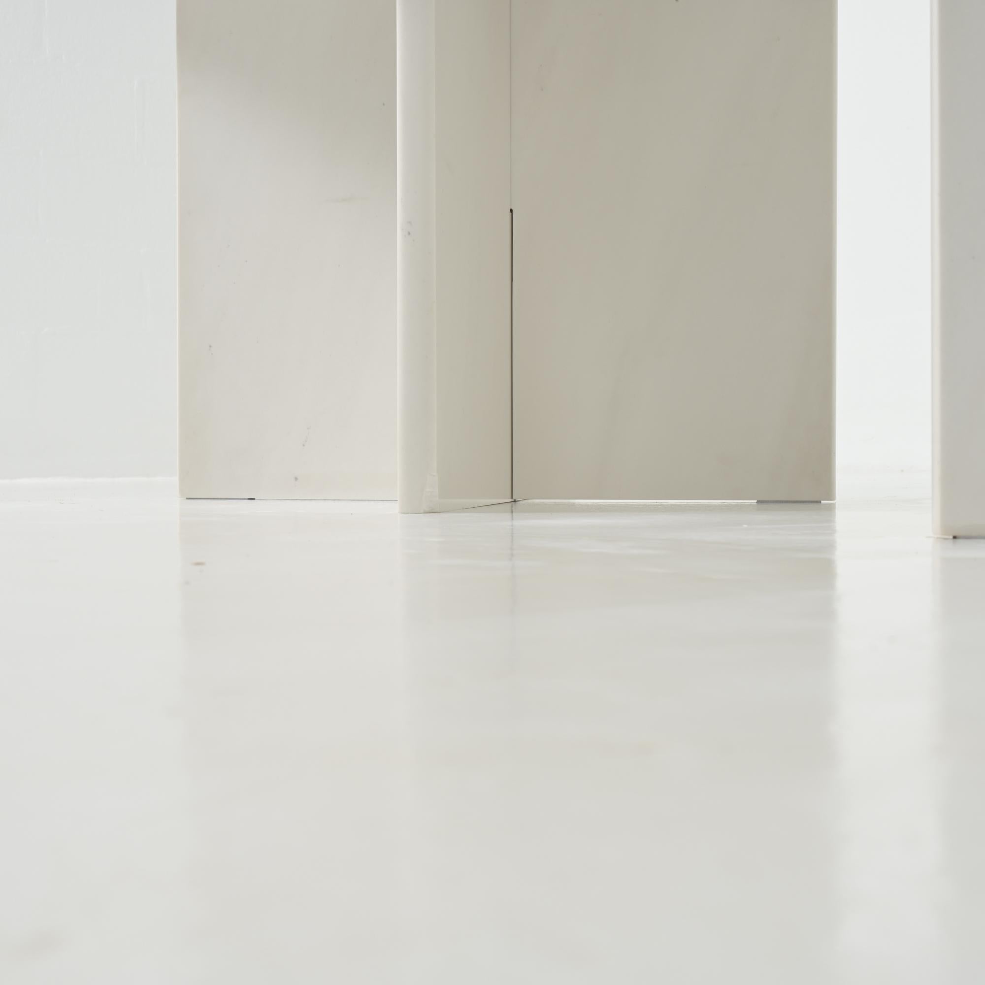 Marble Dining Table from the 1970s en vente 9