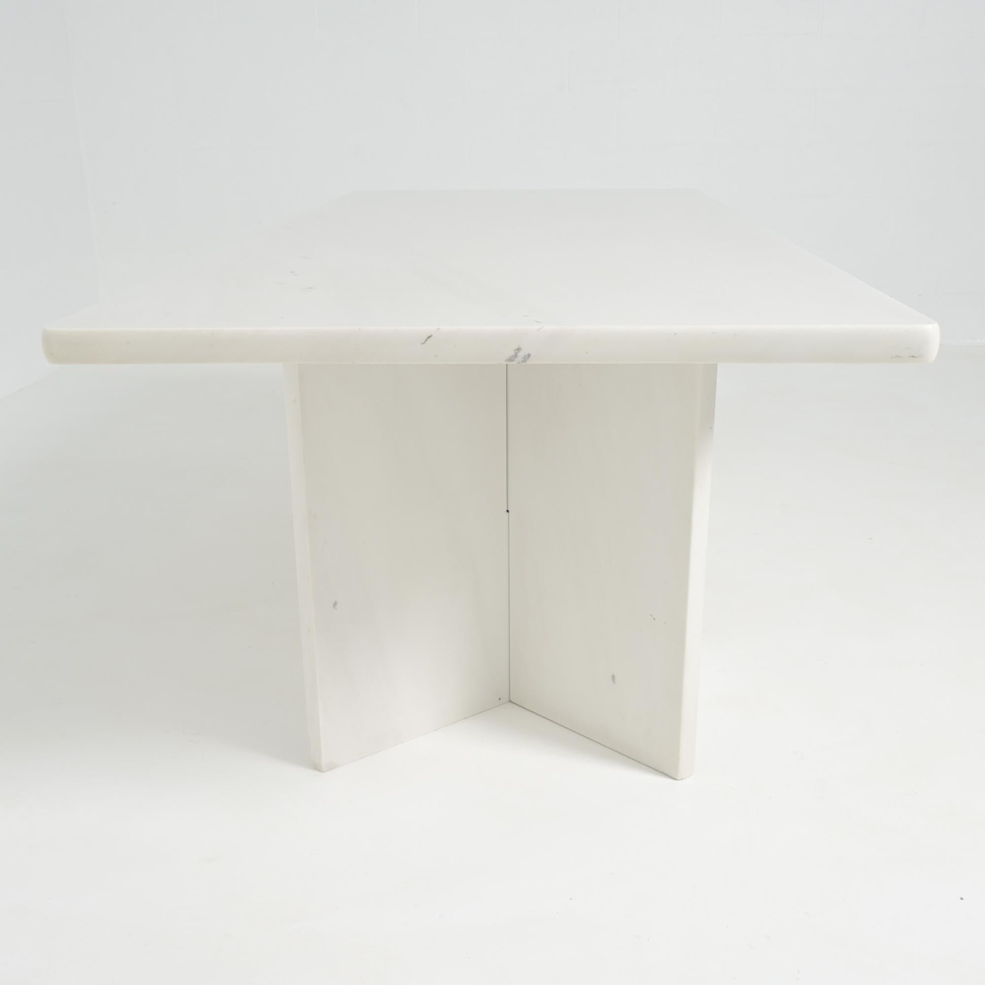 Marble Dining Table from the 1970s en vente 4