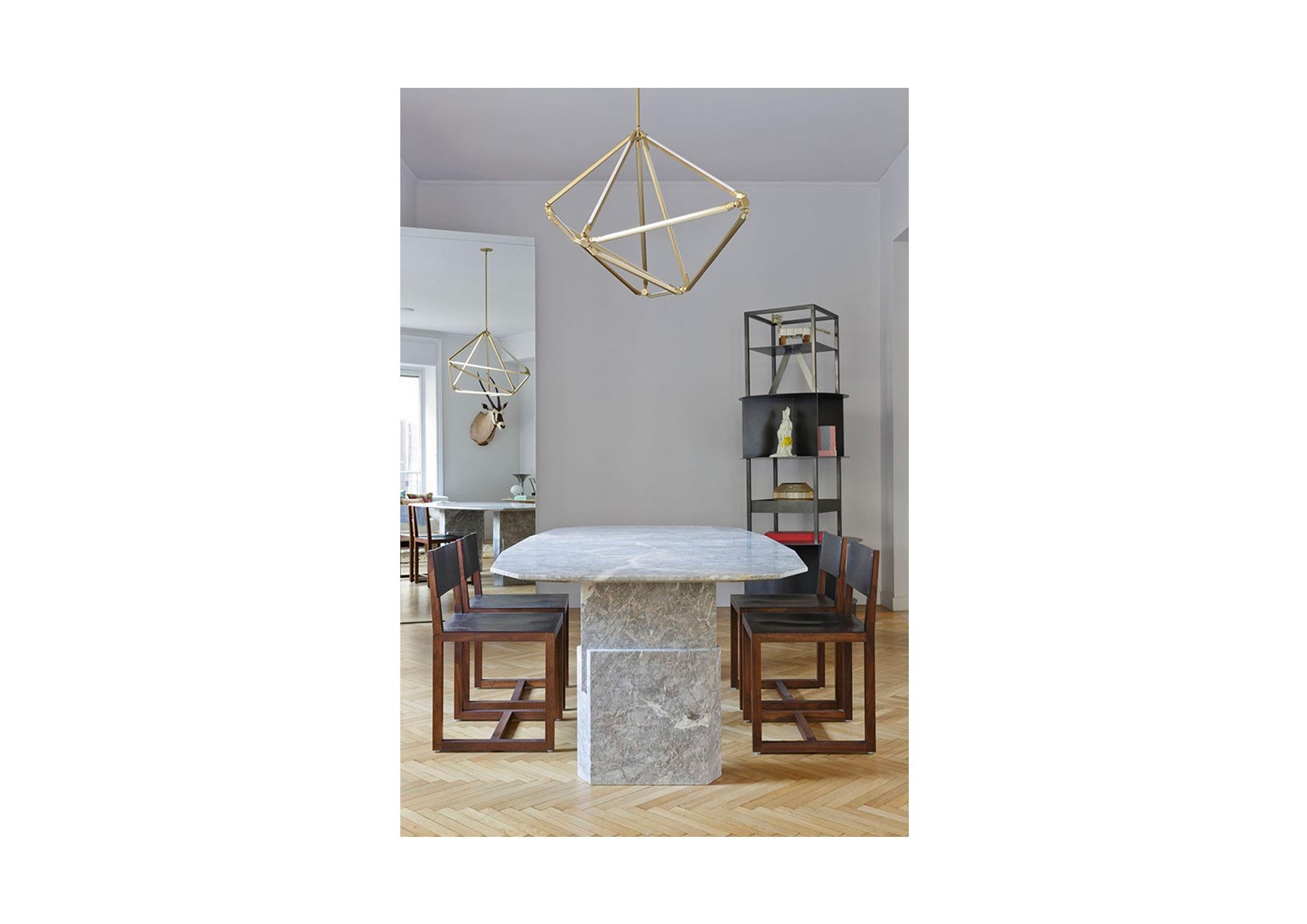Mesa de comedor Dorik de mármol by Oeuffice Otro en venta