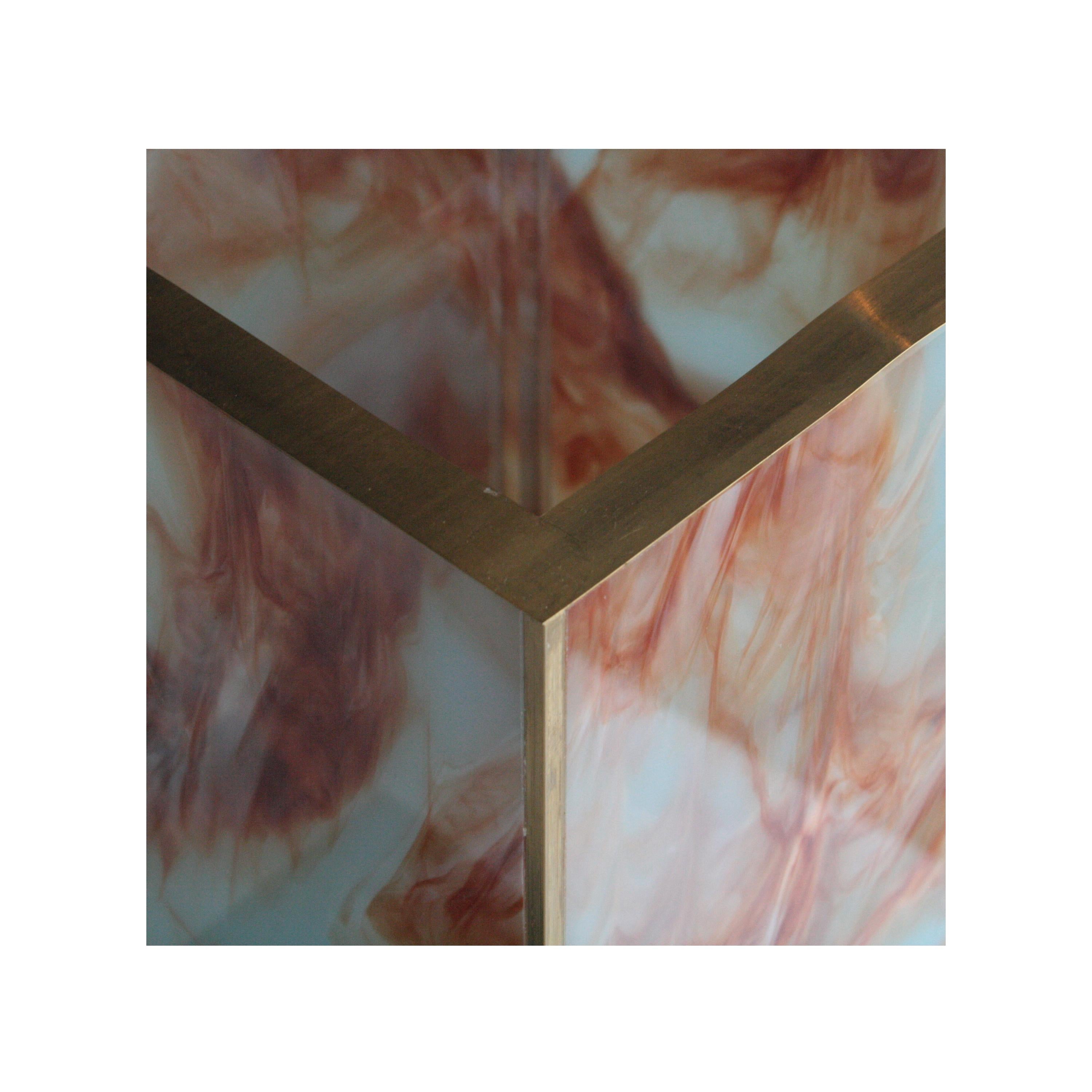 Contemporary Marble Effect Methacrylate and Brass Spanish Table Lamp, 2016 (Gemalt)