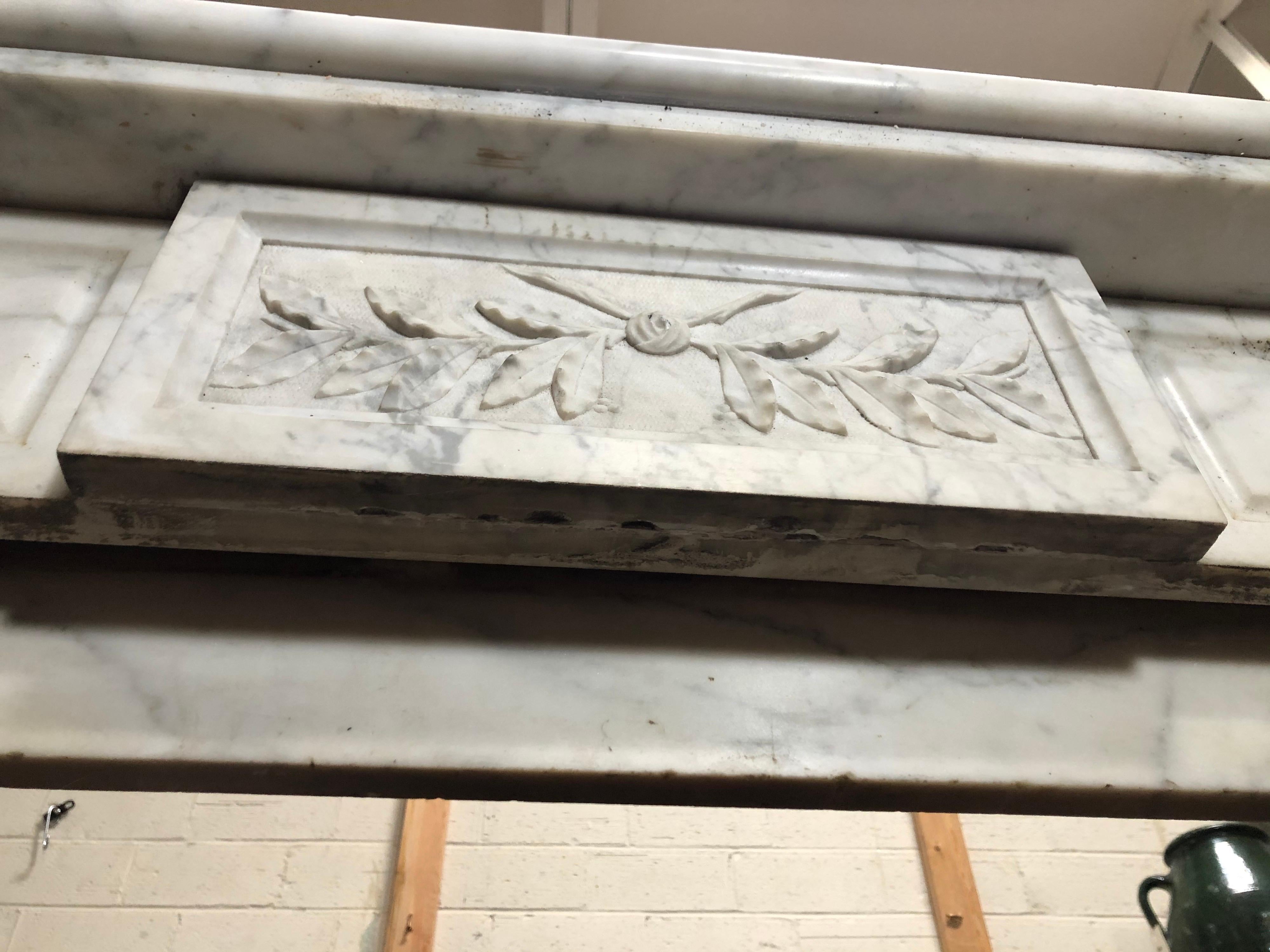 19th Century Marble Fireplace from France im Zustand „Gut“ in Dallas, TX