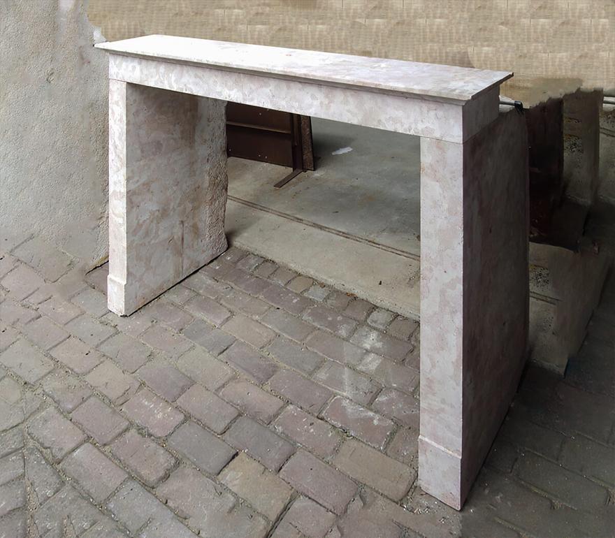 Marble fireplace mantel 19th Century In Fair Condition For Sale In Udenhout, NL