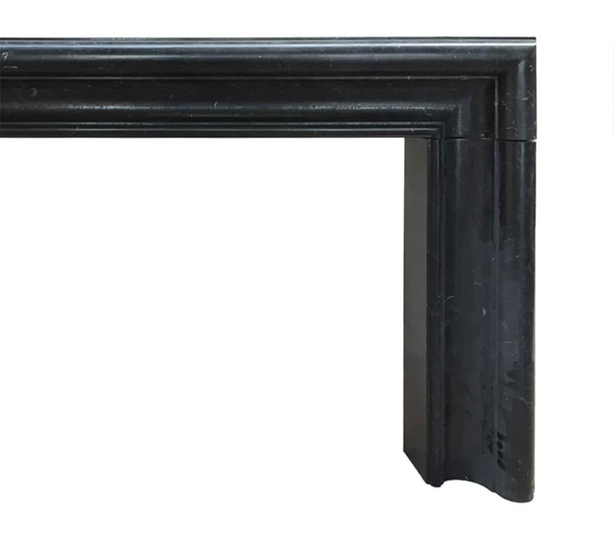 Marble fireplace mantel from the 20th Century In Fair Condition For Sale In Udenhout, NL
