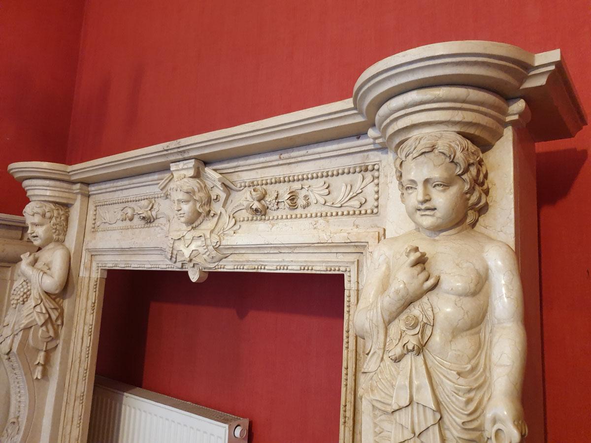A baroque wonder for connoisseurs
An unusual and prestigious, masterfully carved, marble fireplace portal, lasting in the spirit of the Baroque with a delicate reminiscence of the late Renaissance.
A contemporary replica of one of the most
