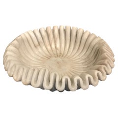 Petit bol à bord replié en marbre, Inde, contemporain