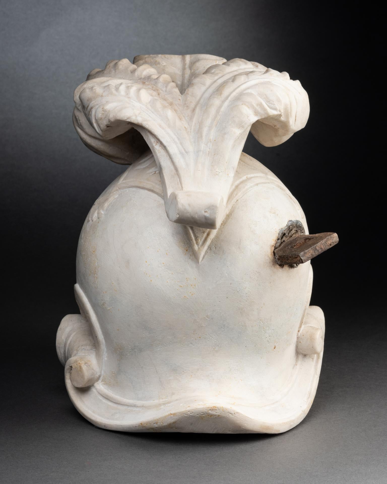 Marmorhelm - Frankreich, 17. Jahrhundert (Geschnitzt) im Angebot