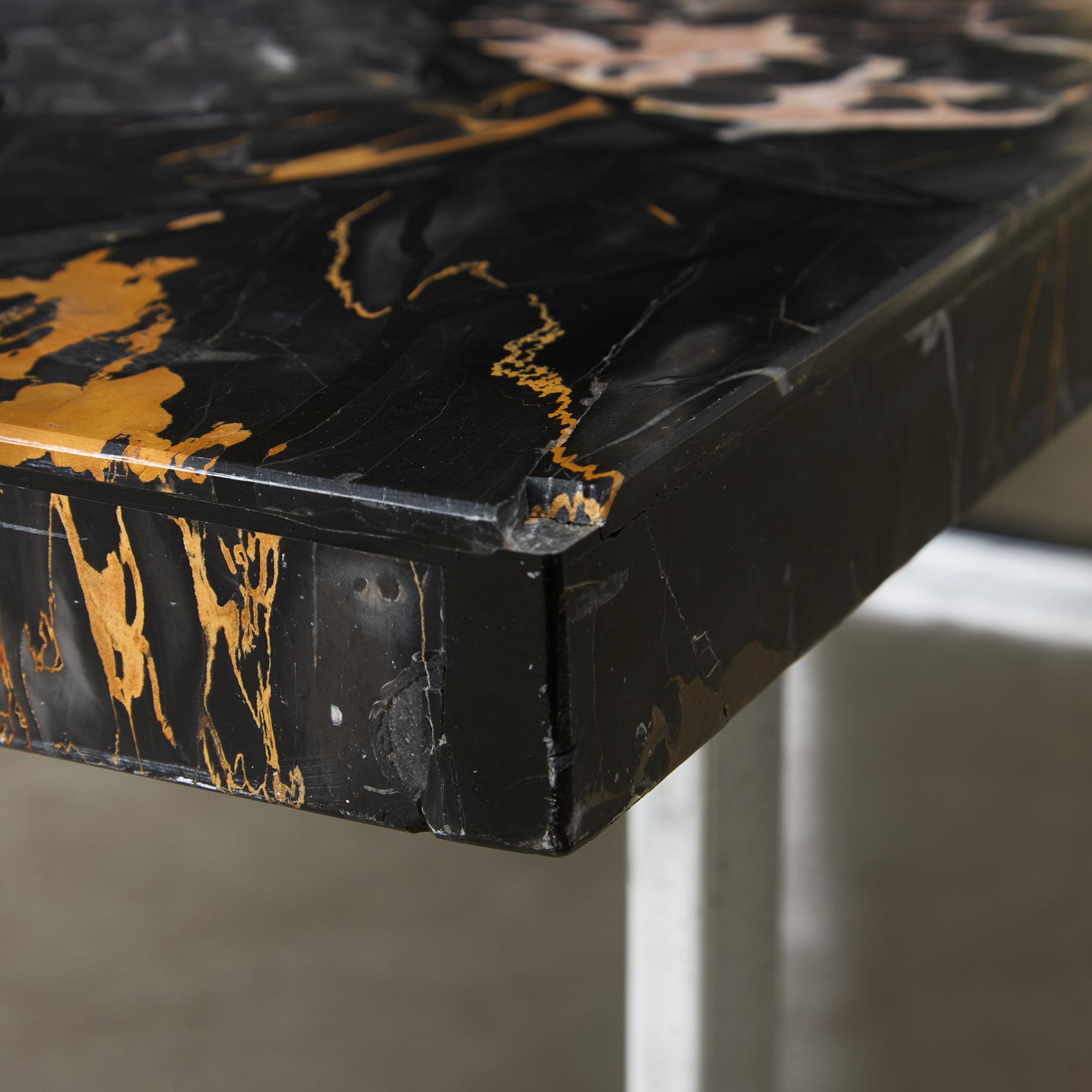 Table basse en marbre Bon état - En vente à Budapest, HU