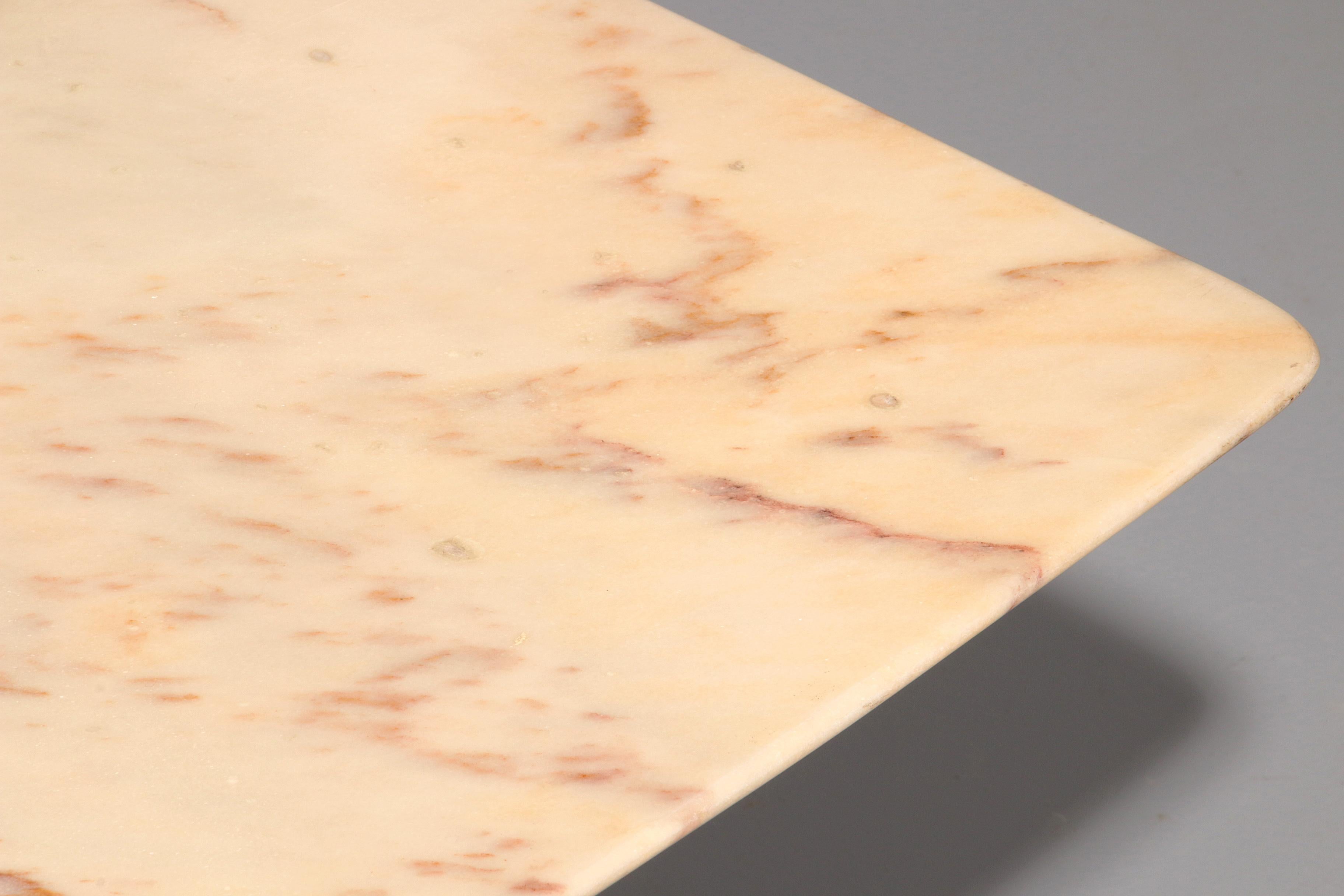 Marbre d'Italie dans le style de Gio Ponti Table basse en métal laiton, années 1960 en vente 1