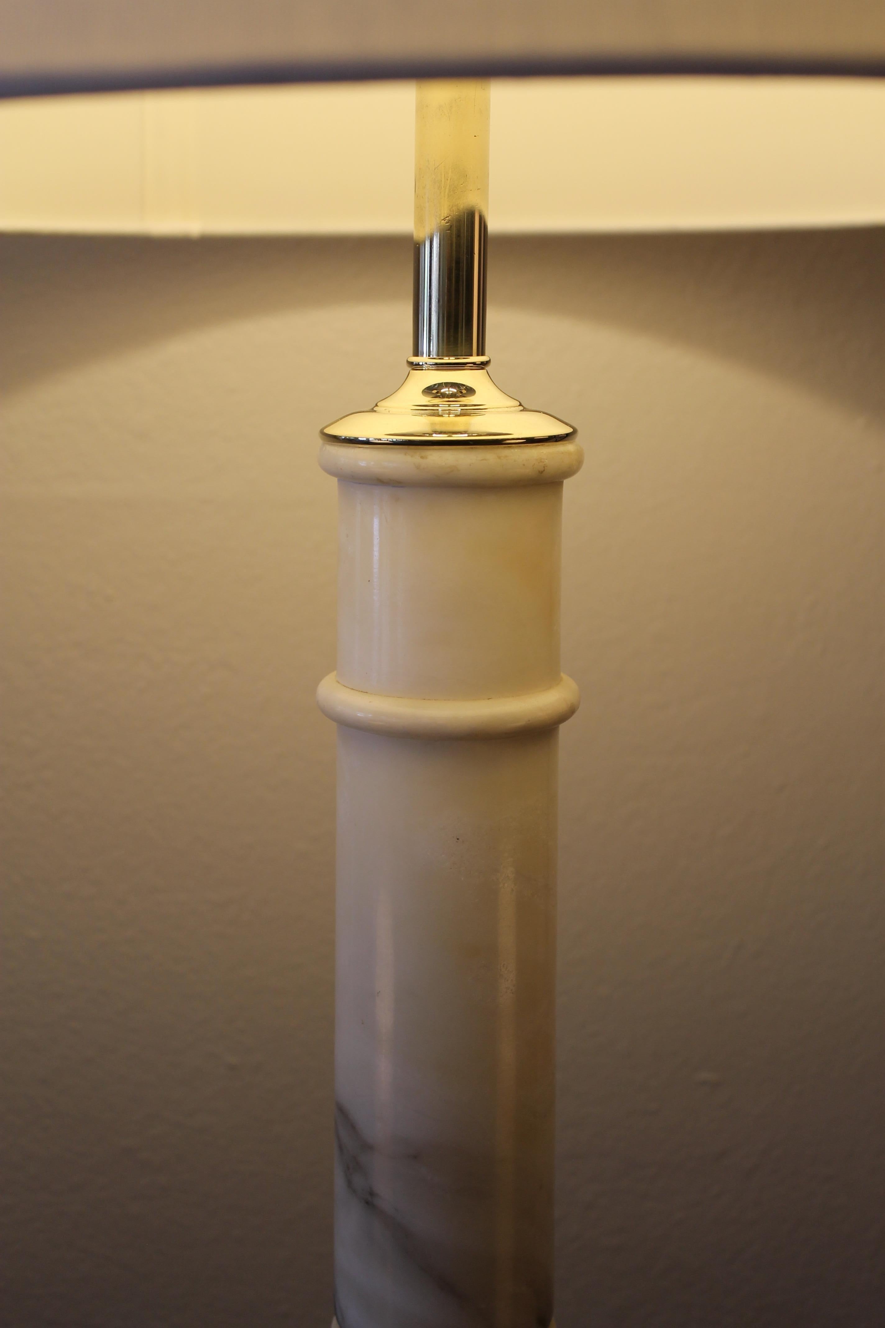 italien Lampe en marbre, fabriquée en Italie pour I. Magnin & Company en vente